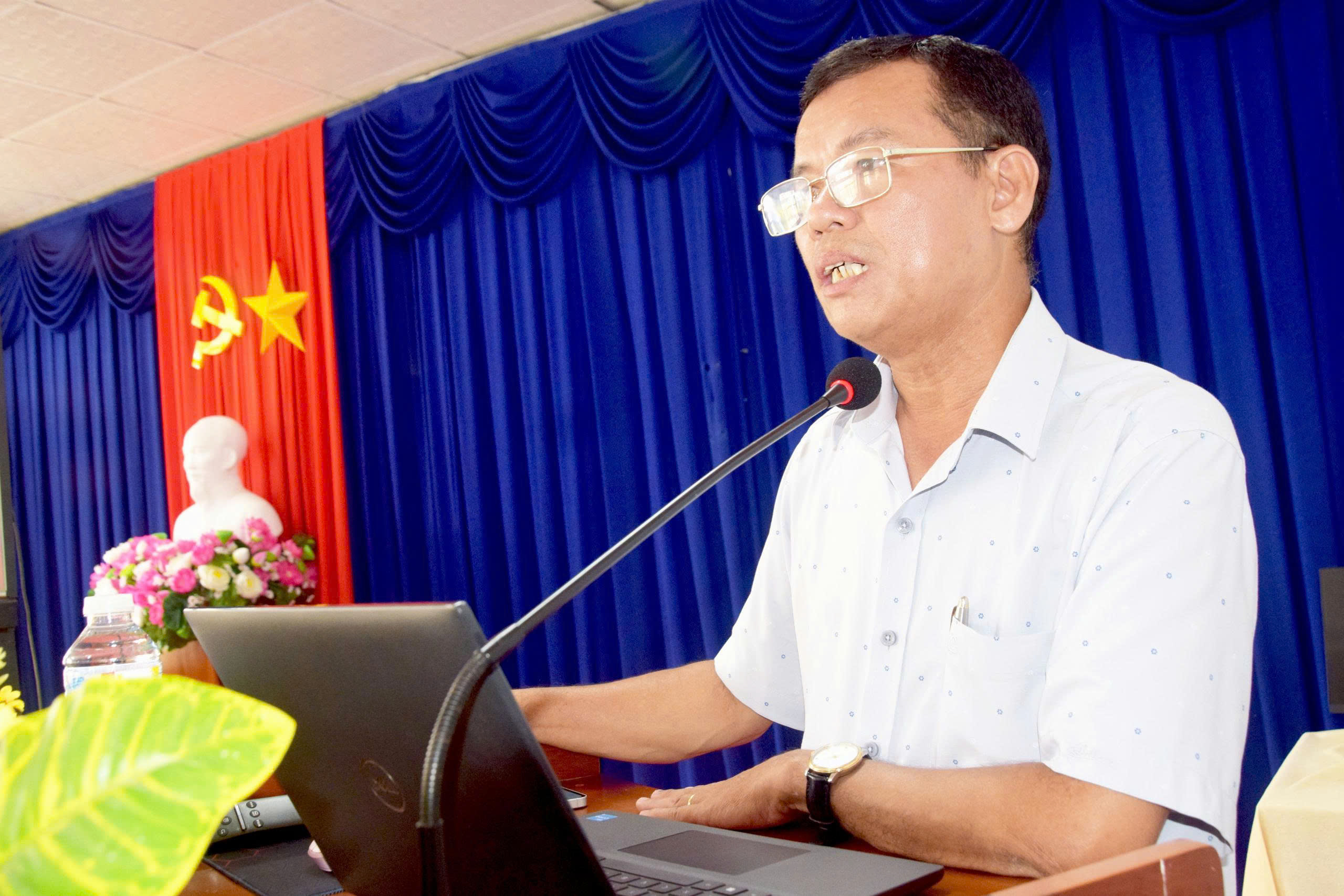 Anh-tin-bai