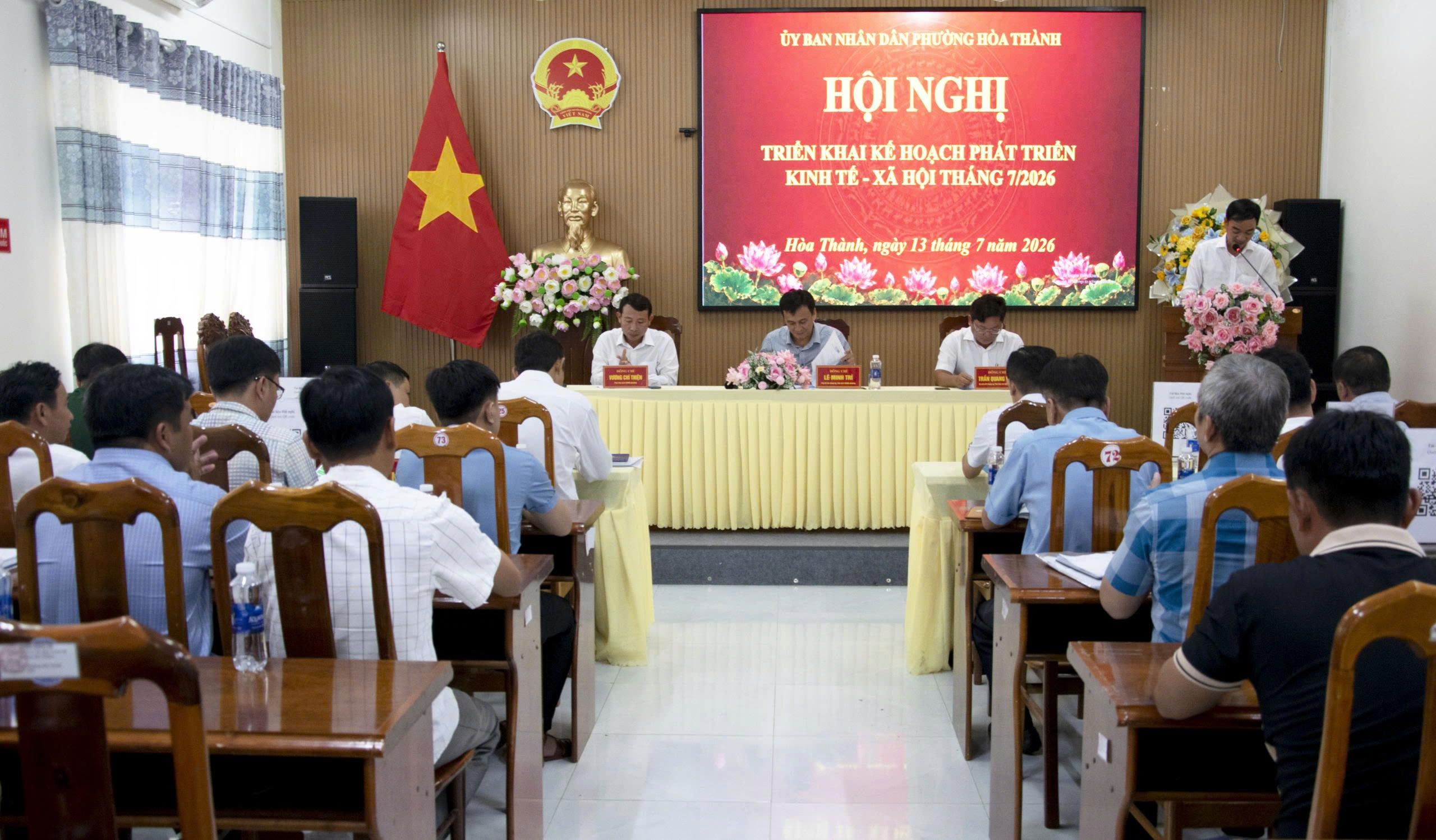 PHƯỜNG HÒA THÀNH HỌP THƯỜNG KỲ THÁNG 6, TRIỂN KHAI NHIỆM VỤ THÁNG 7 ĐẾN 14 KHÓM MỚI SAU SẮP XẾP