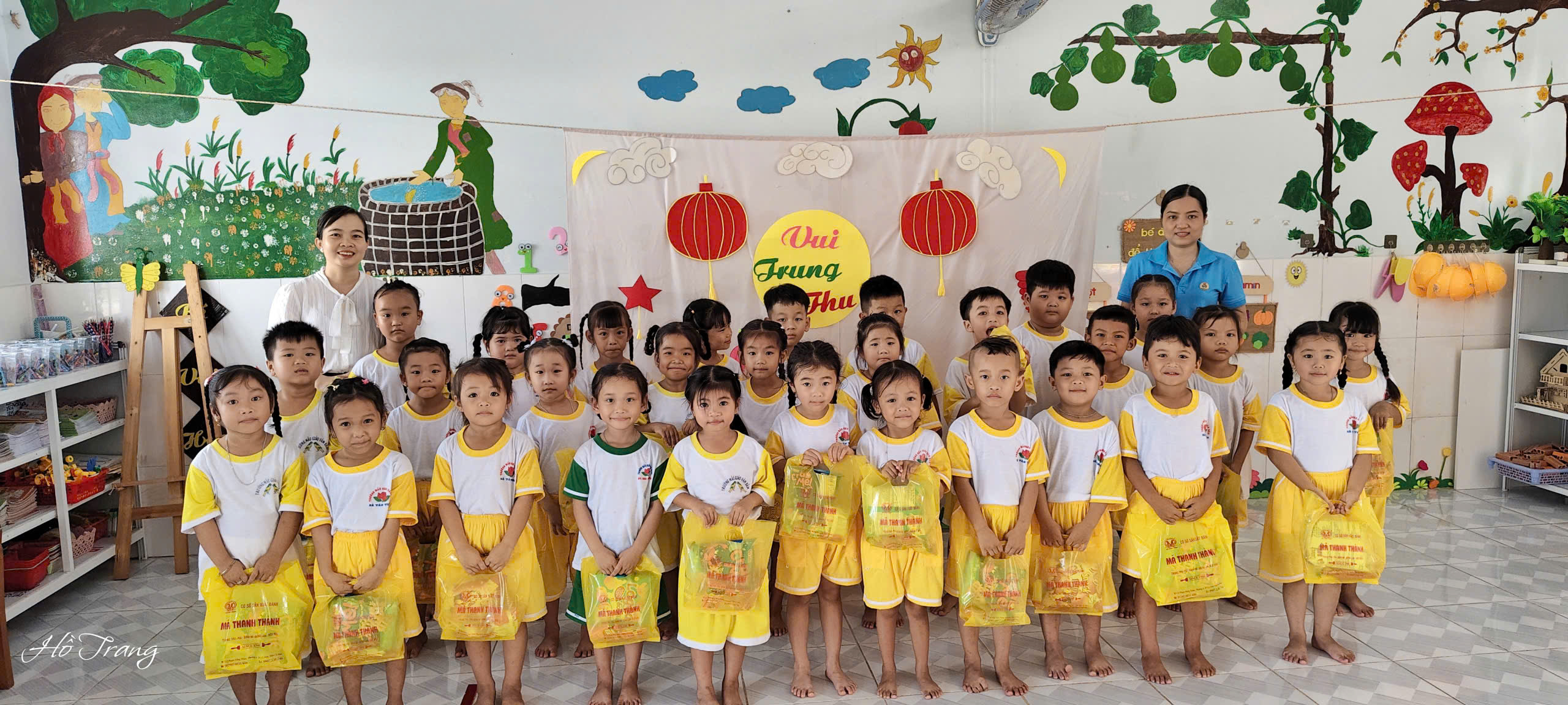 Tặng quà Trung thu cho Trẻ em vùng biển