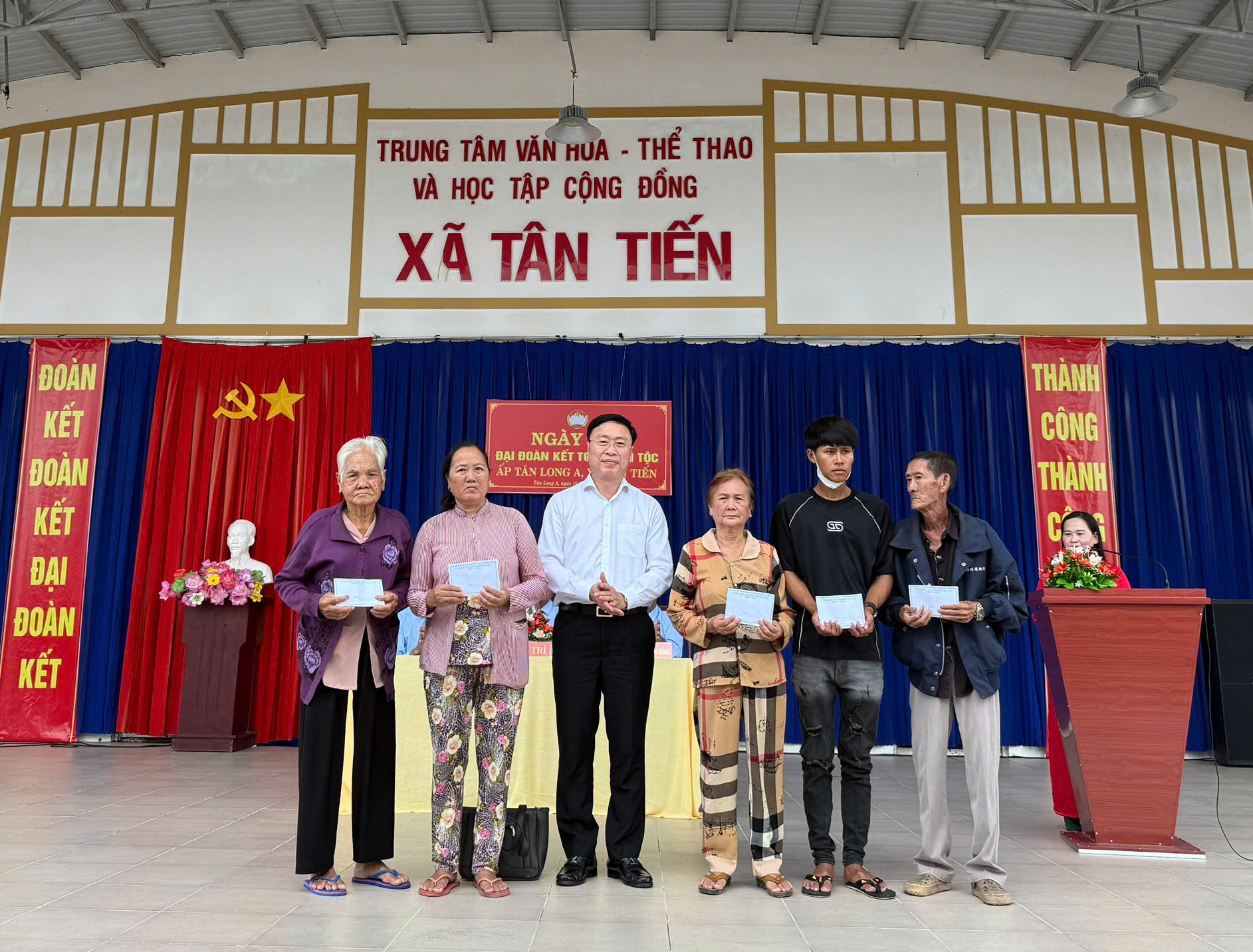 Xã Tân Tiến tổ chức Ngày hội Đại đoàn kết toàn dân tộc khu dân cư điểm tại ấp Tân Long A