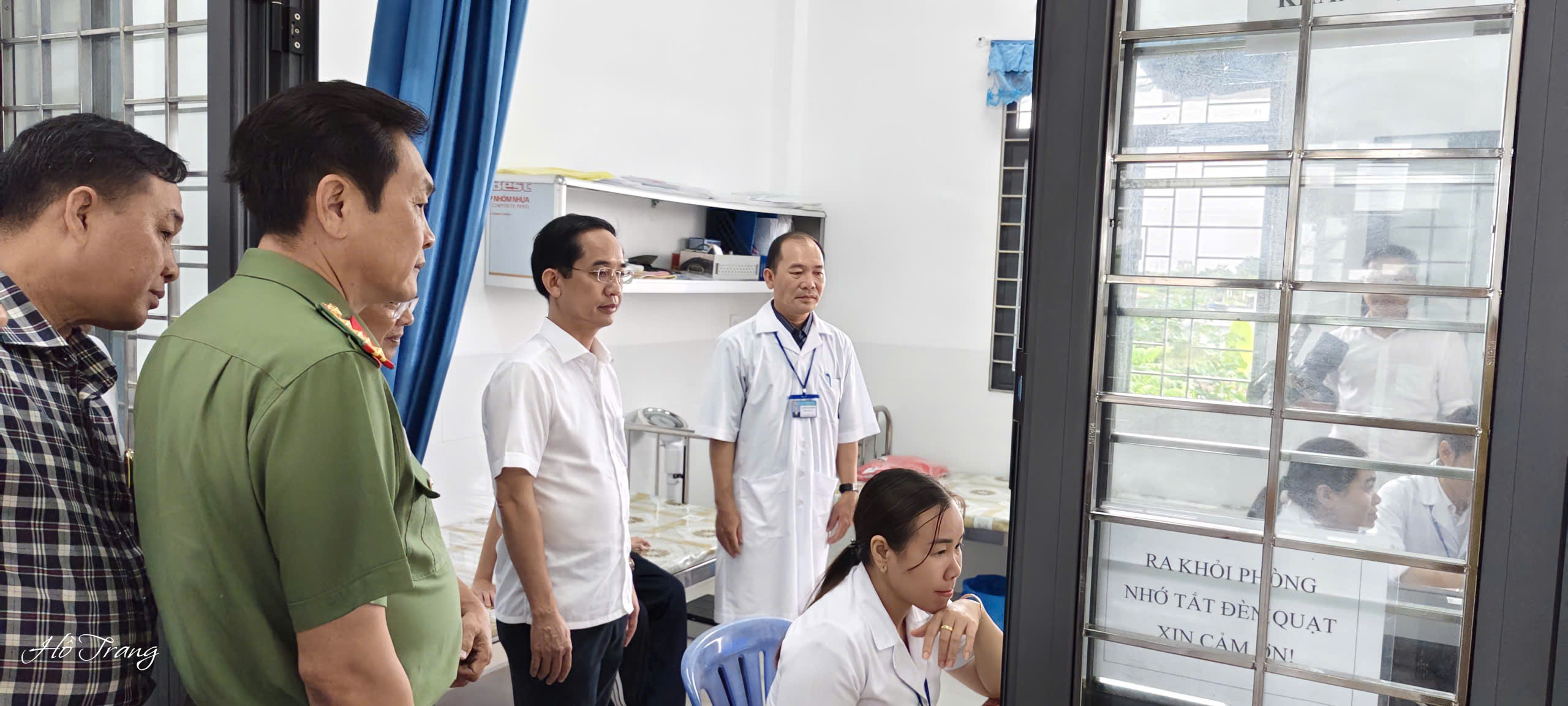 Đoàn công tác của Phó Bí thư Tỉnh ủy - Hồ Thanh Thủy khảo sát hoạt động Trạm y tế xã Tân Tiến