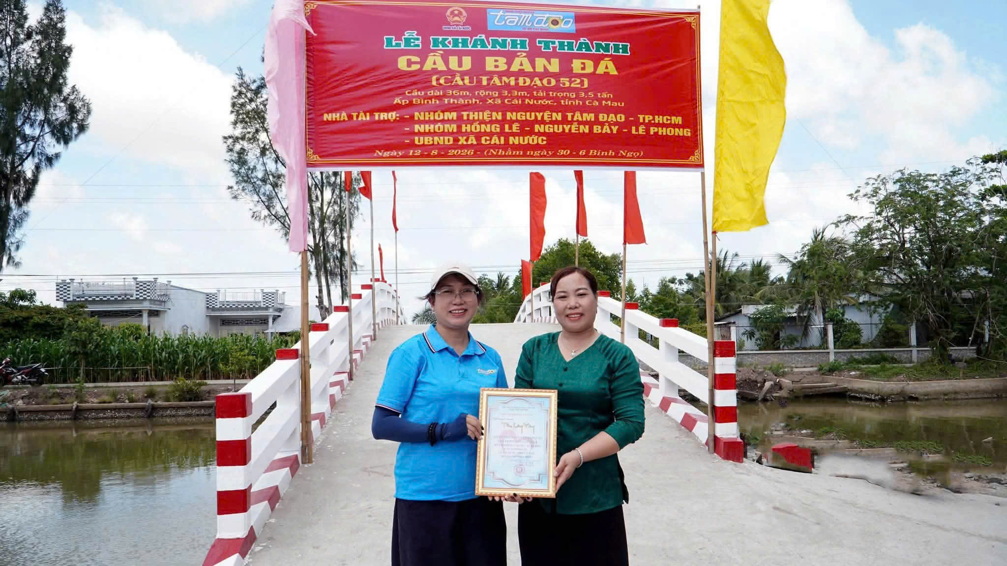 UBND xã Cái Nước phối hợp đơn vị tài trợ Khánh thành cầu Bản Đá thuộc ấp Bình Thành xã Cái Nước.