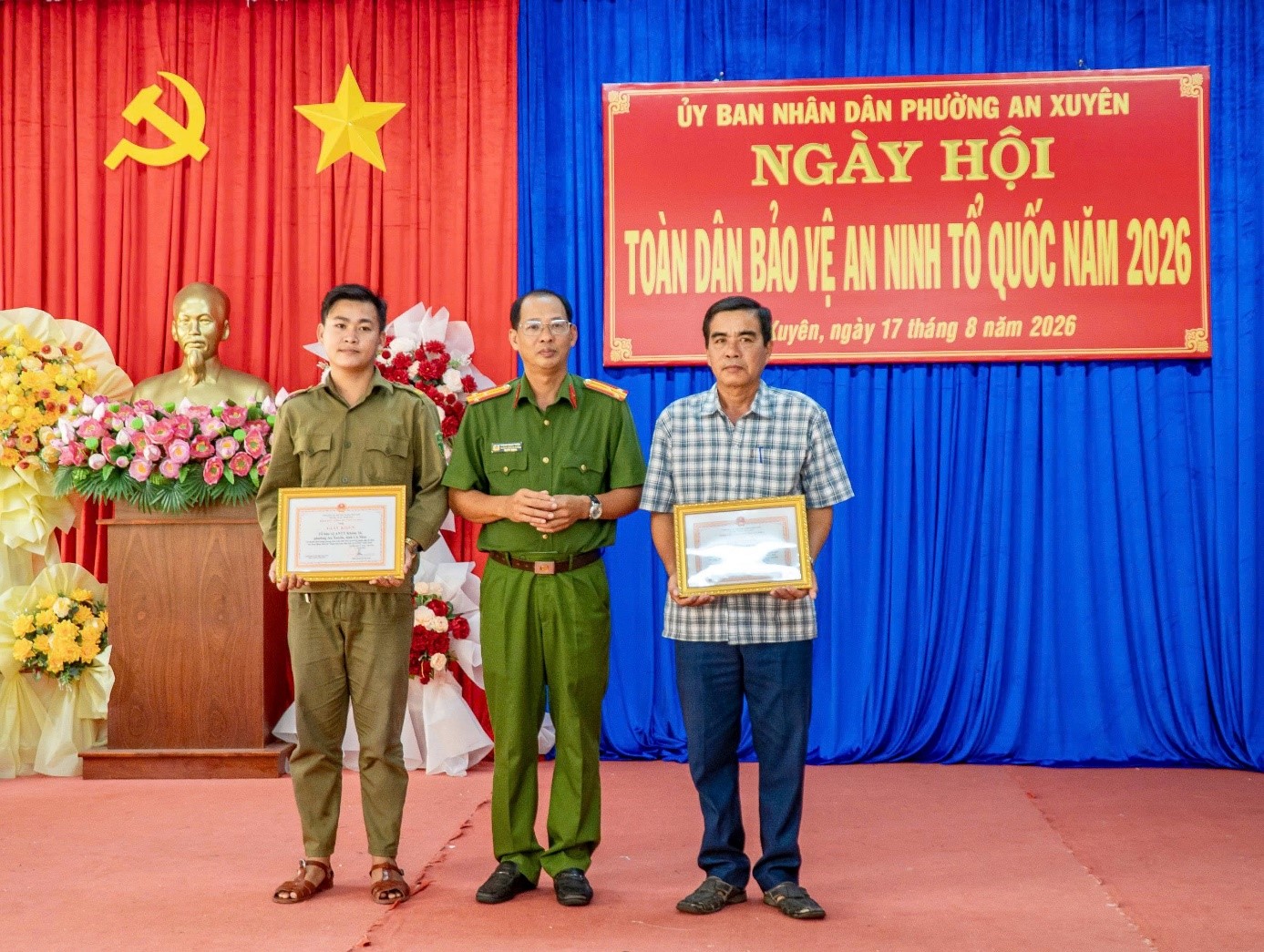 Anh-tin-bai
