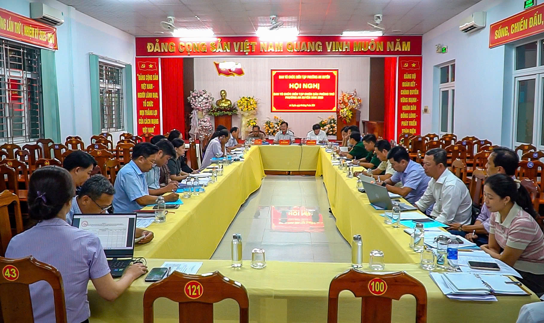 Anh-tin-bai