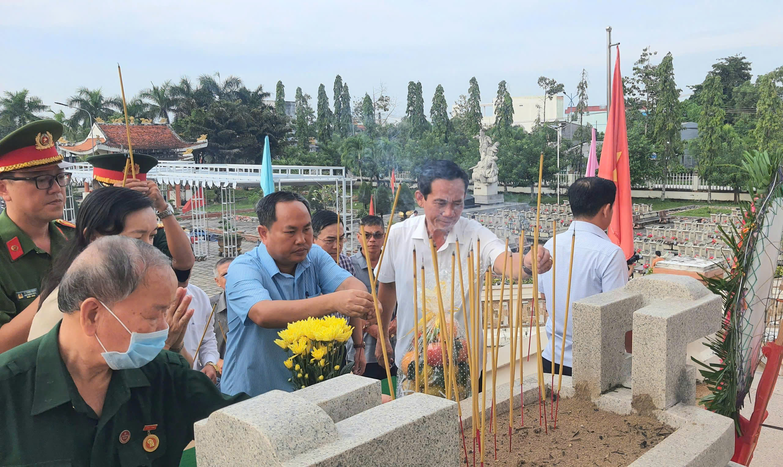 Anh-tin-bai