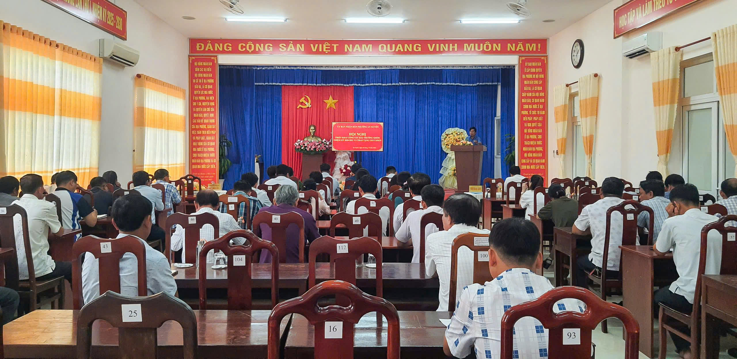 Anh-tin-bai