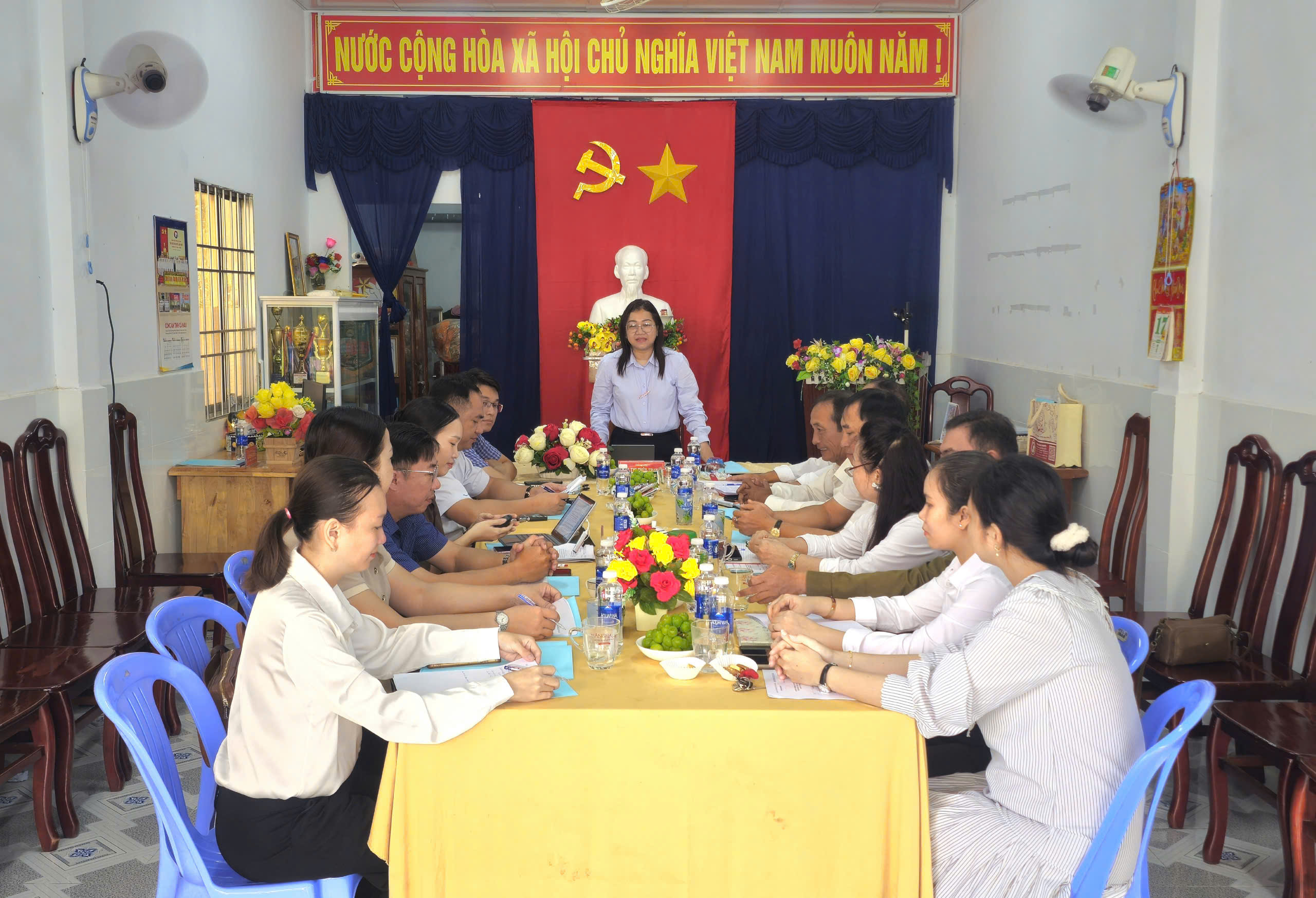 PHƯỜNG TÂN THÀNH LÀM VIỆC VỚI CHI BỘ KHÓM 1