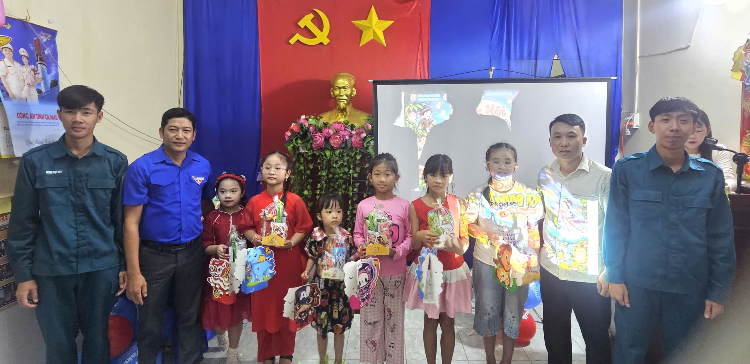 KHÓM 2 TỔ CHỨC “ĐÊM HỘI TRĂNG RẰM”
