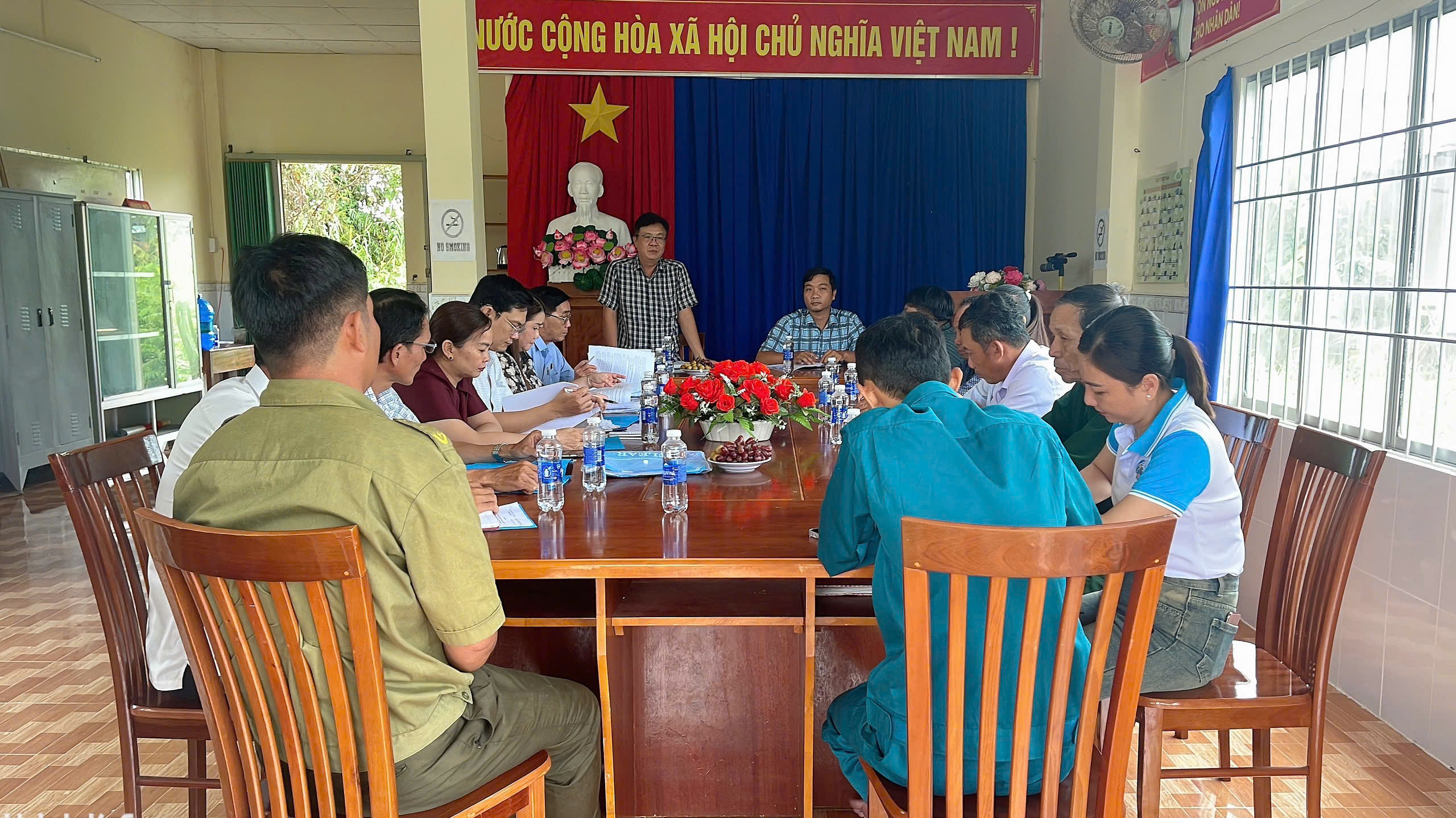 ĐẢNG ỦY PHƯỜNG TÂN THÀNH LÀM VIỆC VỚI CHI BỘ KHÓM 9 VÀ KHÓM 21 VỀ KẾT QUẢ THỰC HIỆN NHIỆM VỤ 9 THÁNG ĐẦU NĂM