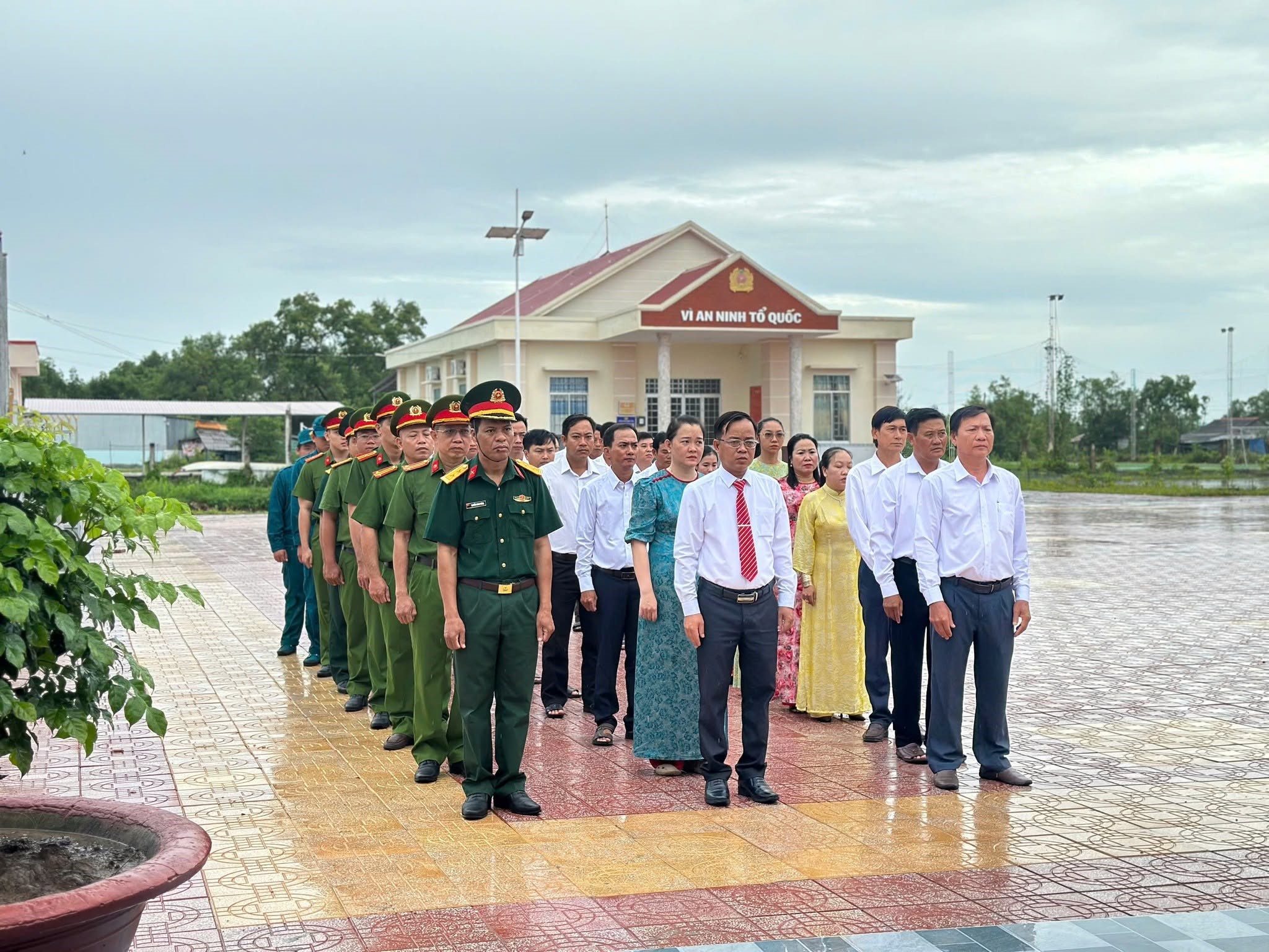 Anh-tin-bai