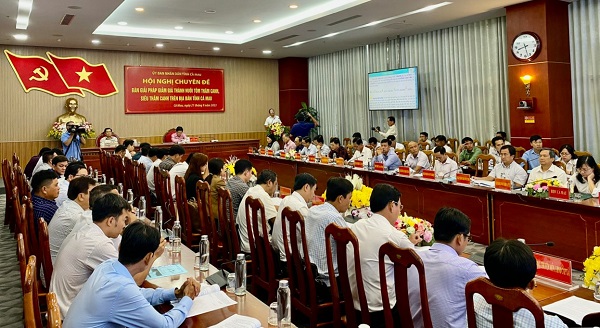 Bàn giải pháp giảm giá thành nuôi tôm thâm canh, siêu thâm canh