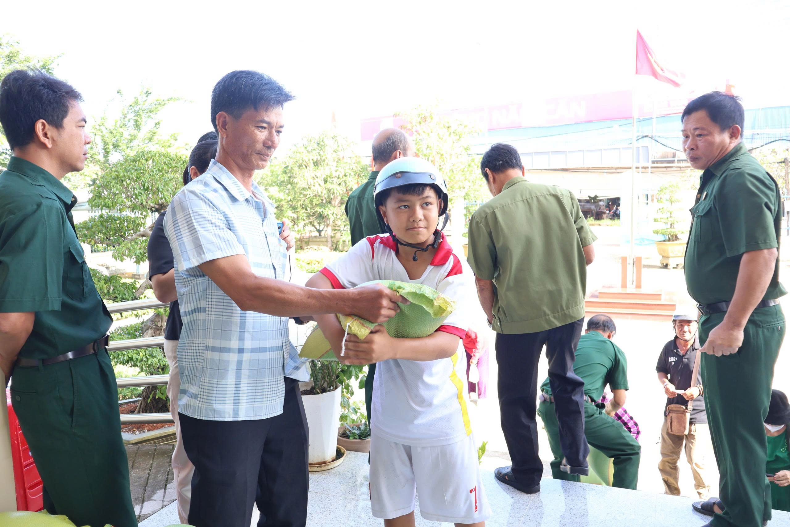 Anh-tin-bai