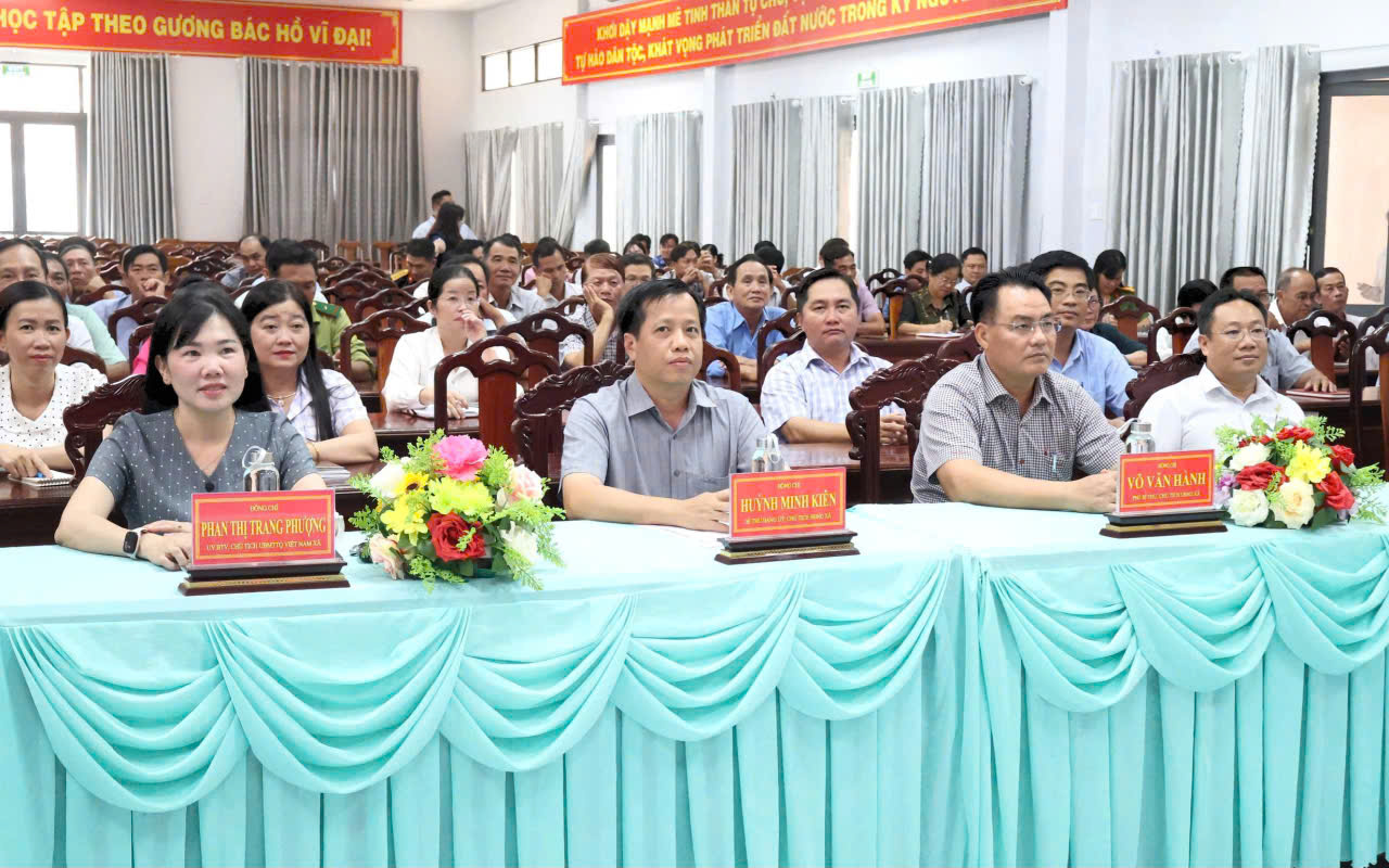 Xã Năm Căn tham dự hội nghị nghiên cứu, học tập, quán triệt và triển khai các chương trình hành động, kế hoạch của Ban Chấp hành Đảng bộ tỉnh 
