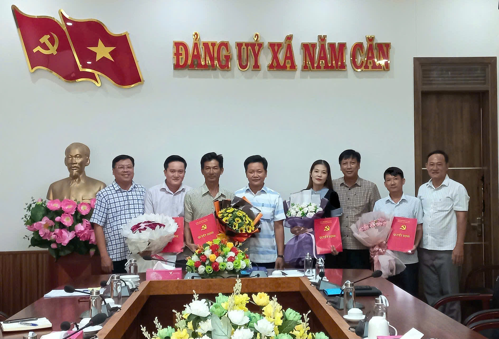 Công bố quyết định phân công nhiệm vụ đối với công chức 