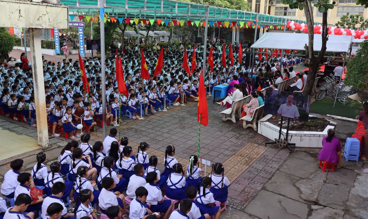 Anh-tin-bai