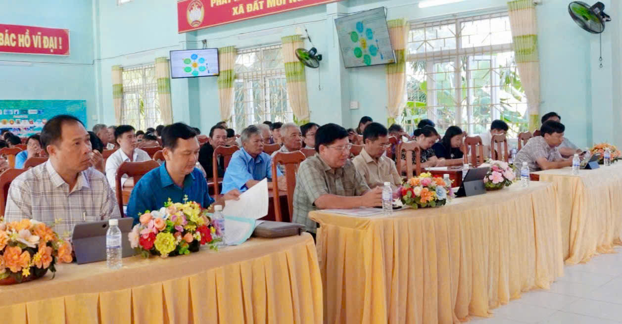 Xã Đất Mới dự hội nghị hướng dẫn nghiệp vụ công tác bầu cử