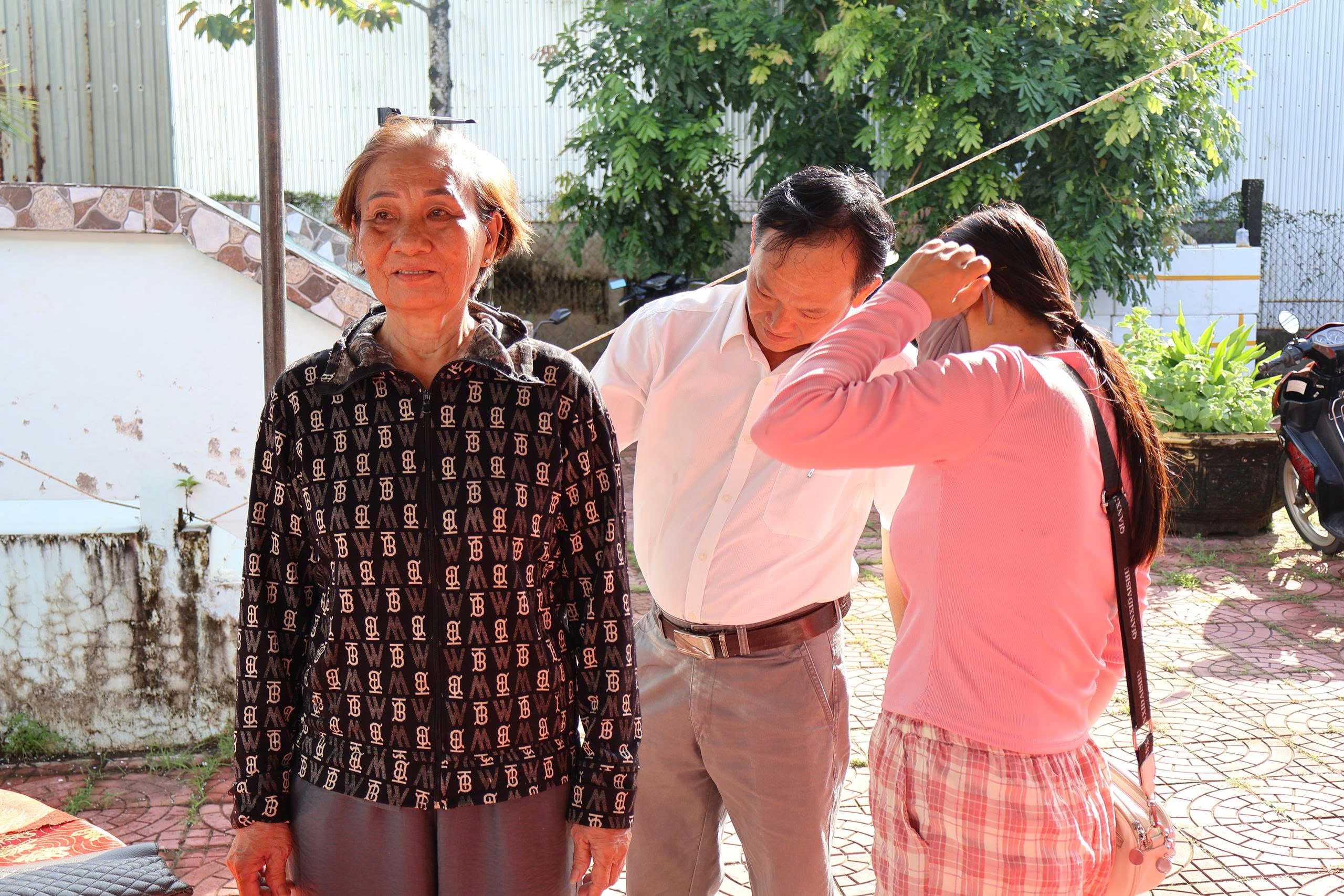 Anh-tin-bai