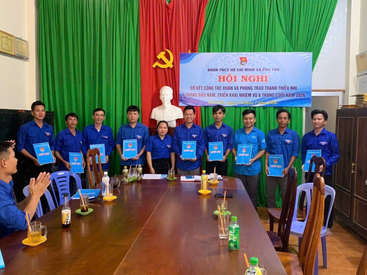ĐOÀN THANH NIÊN CÔNG SẢN HỒ CHÍ MINH XÃ PHÚ TÂN  TỔ CHỨC HỘI NGHỊ SƠ KẾT CÔNG TÁC ĐOÀN VÀ  PHONG TRÀO THANH THIẾU NHI 6 THÁNG ĐẦU NĂM,  TRIỂN KHAI CHƯƠNG TRÌNH CÔNG TÁC 06 THÁNG  CUỐI NĂM 2026