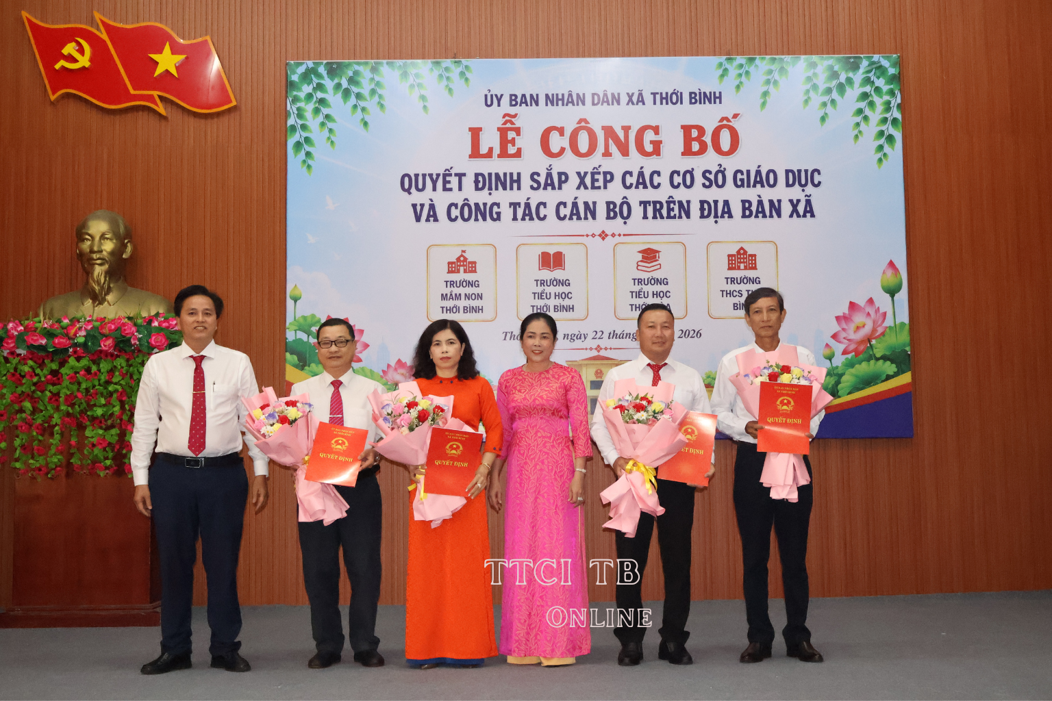 Thới Bình: Công bố Quyết định sắp xếp các cơ sở giáo dục