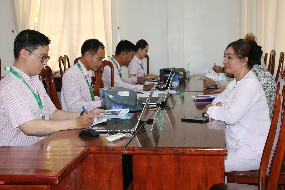 Ngân hàng Chính sách xã hội xã Thới Bình giải ngân nguồn vốn ưu đãi, hỗ trợ người dân phát triển kinh tế