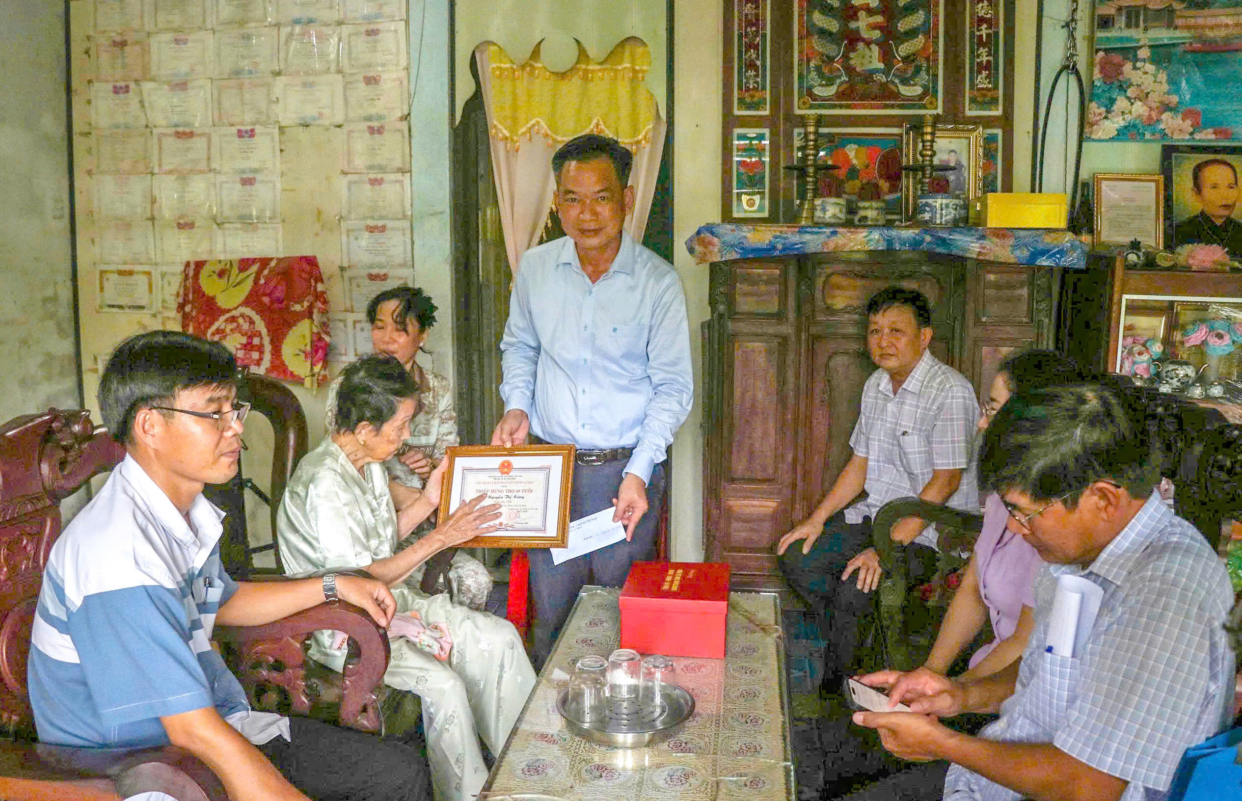 Anh-tin-bai