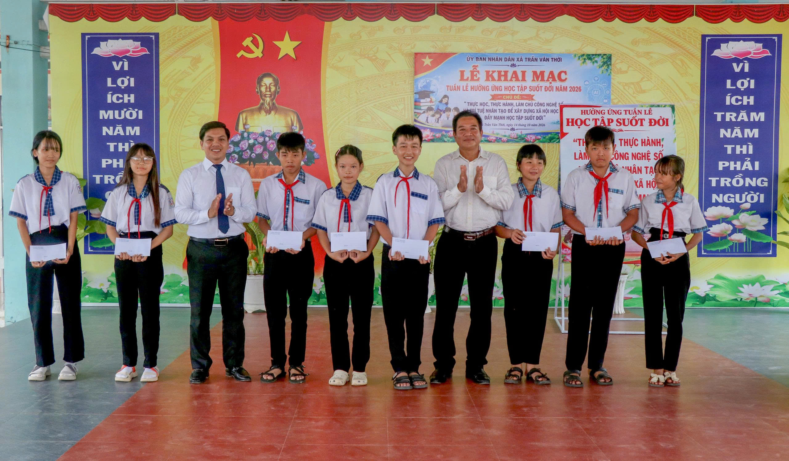 Anh-tin-bai