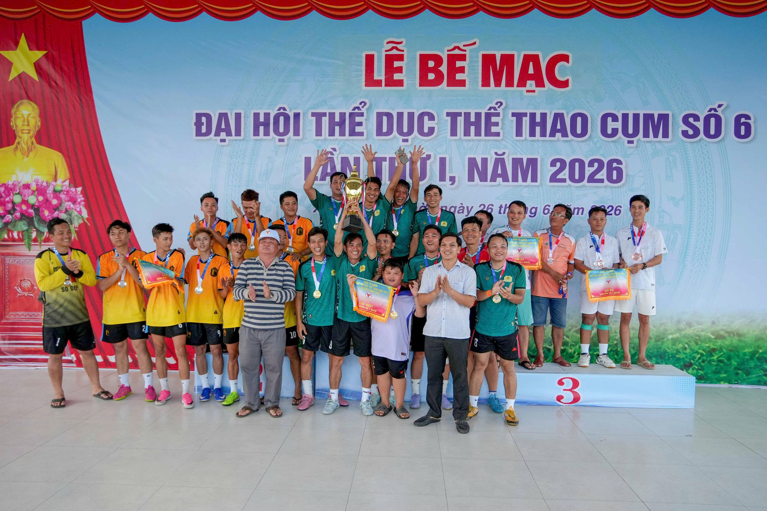 Anh-tin-bai