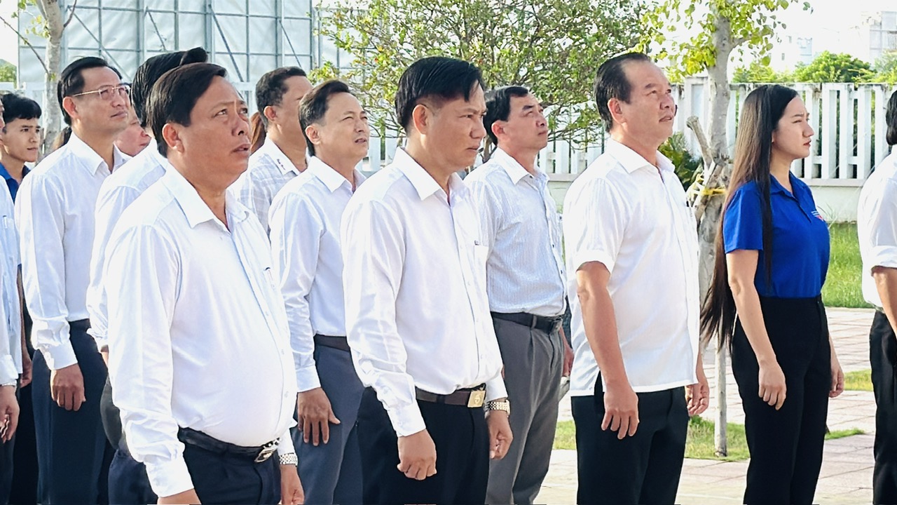 Anh-tin-bai