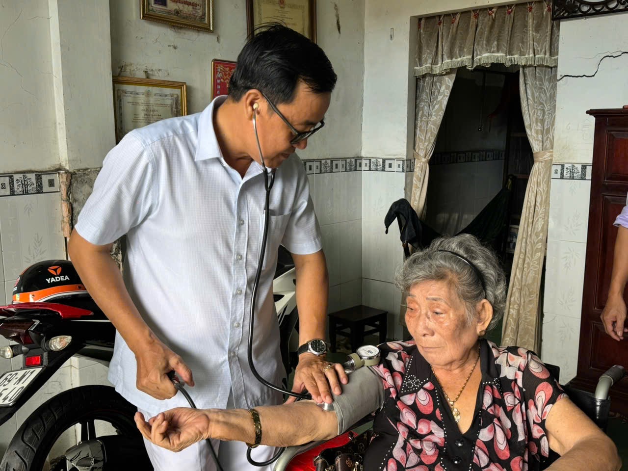 Anh-tin-bai