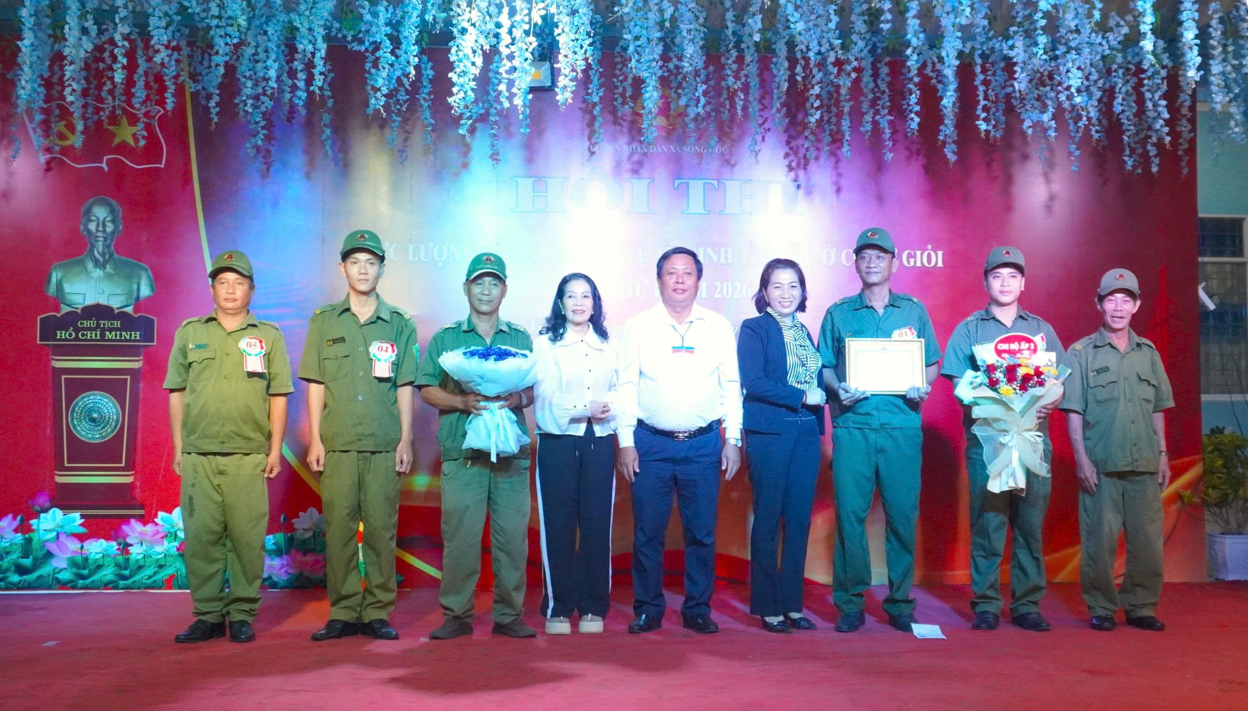 Anh-tin-bai