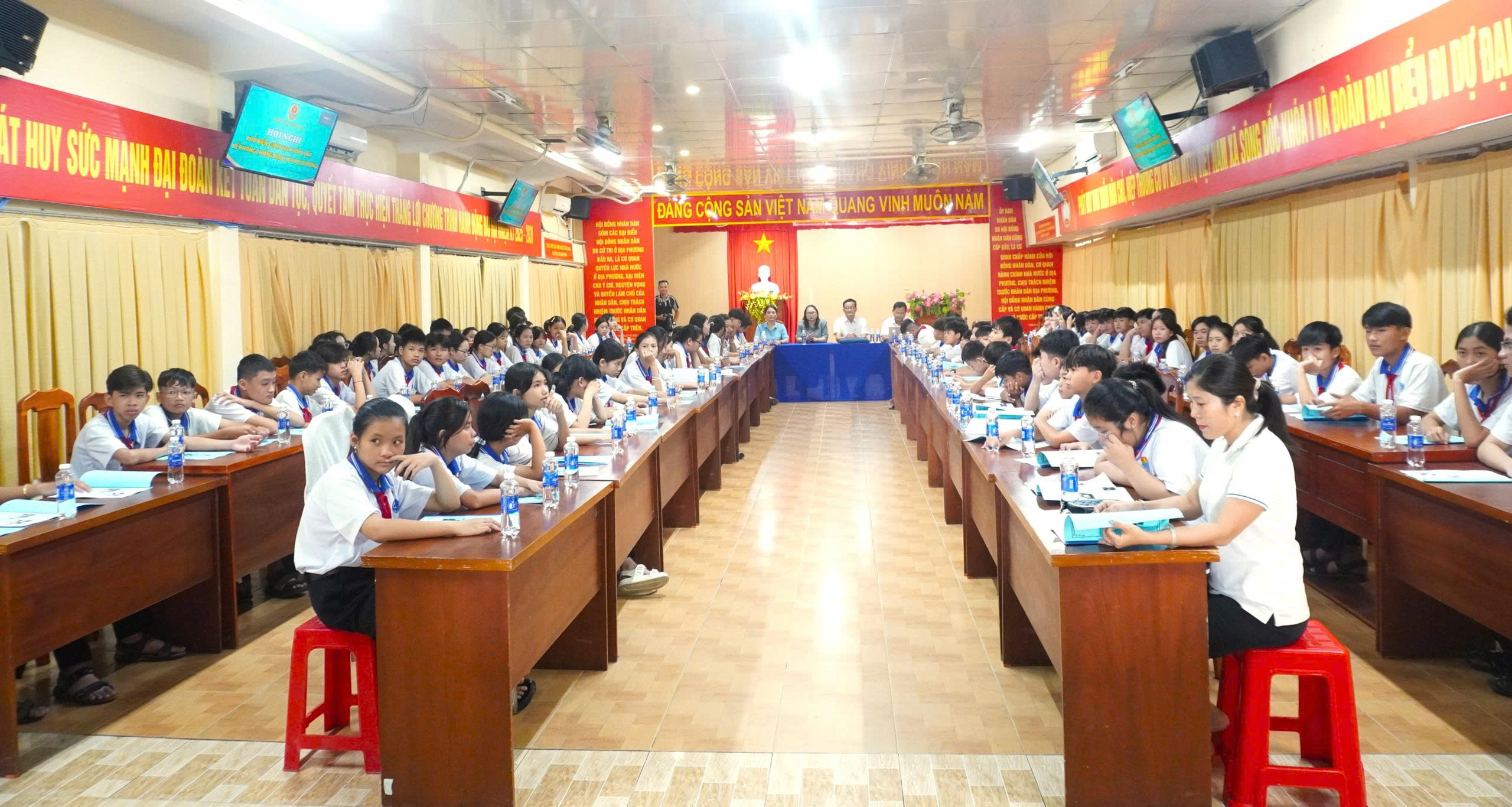 Sở tư pháp tuyên truyền bạo lực học đường tại trường THCS Sông Đốc