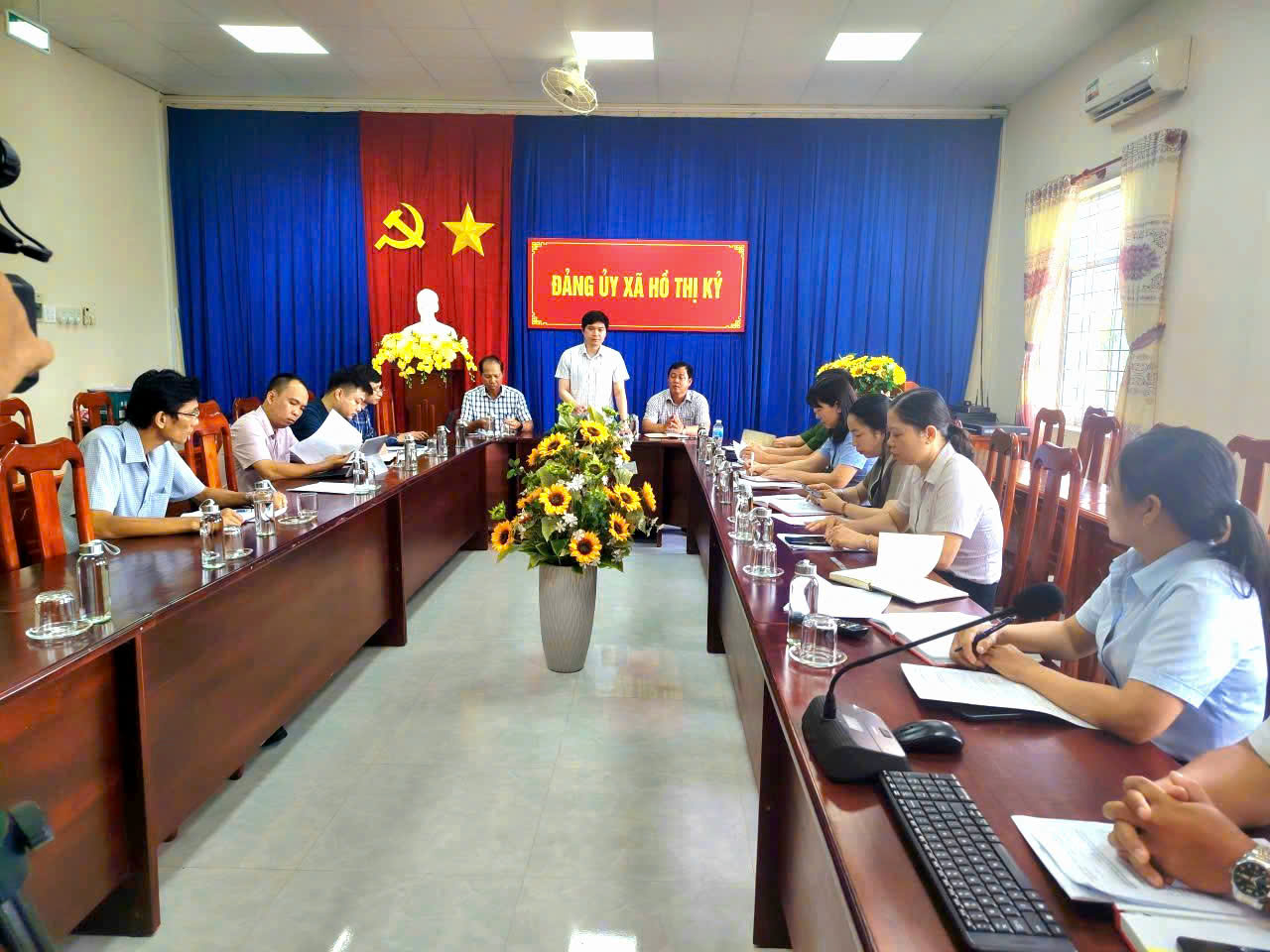 BỘ TƯ PHÁP HƯỚNG DẪN THÁO GỠ KHÓ KHĂN LĨNH VỰC HỘ TỊCH TẠI XÃ HỒ THỊ KỶ