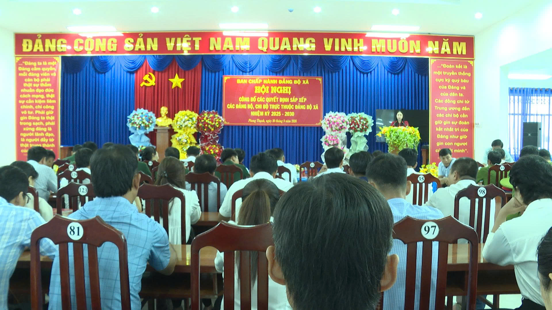 ĐẢNG ỦY XÃ PHONG THẠNH CÔNG BỐ QUYẾT ĐỊNH THÀNH LẬP 01 ĐẢNG BỘ, 11 CHI BỘ TRỰC THUỘC