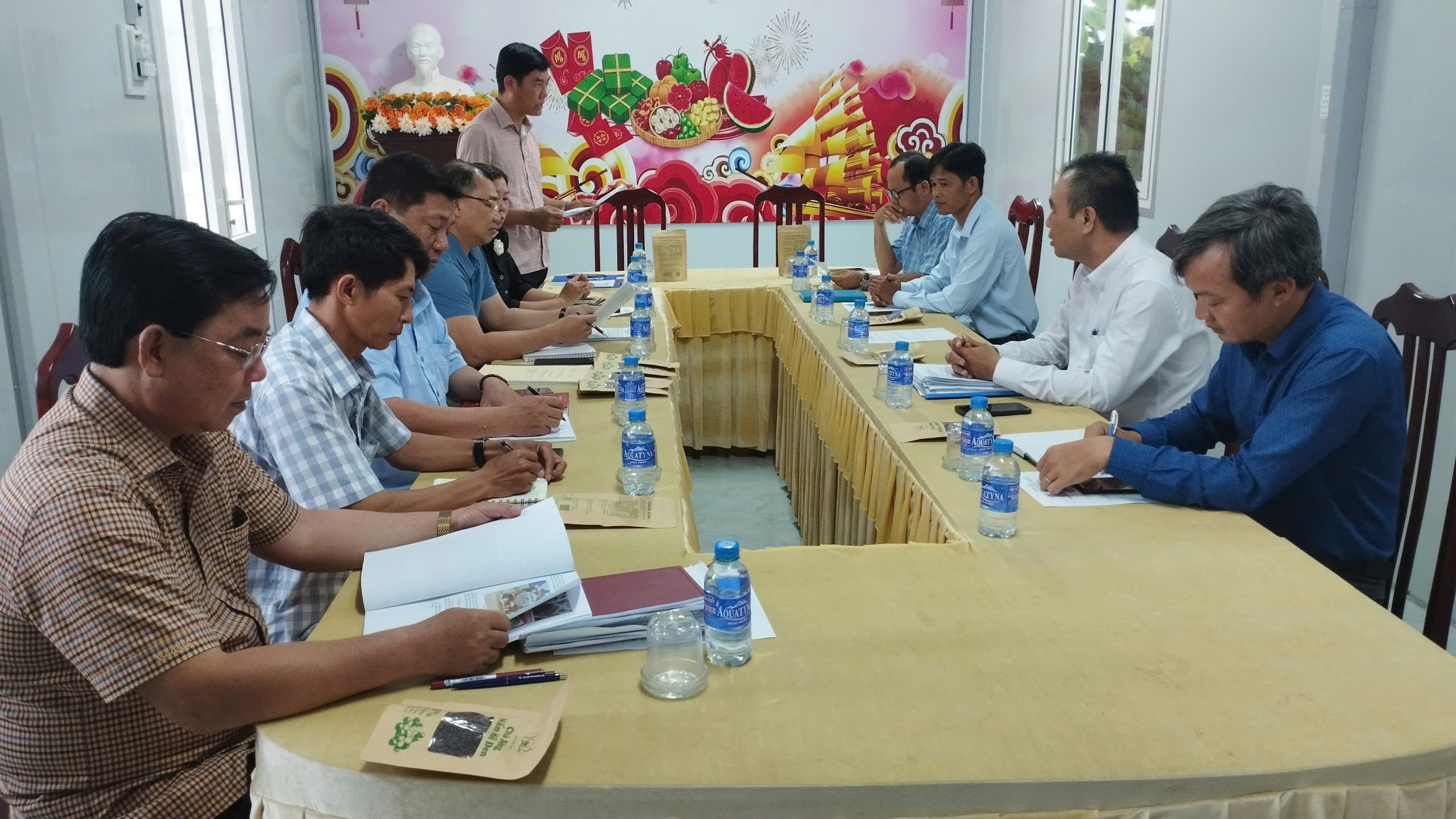 Công ty cổ phần tập đoàn năng lượng 102 TP.HCM triển khai mô hình trồng nắm mối đen tại xã Vĩnh Lộc