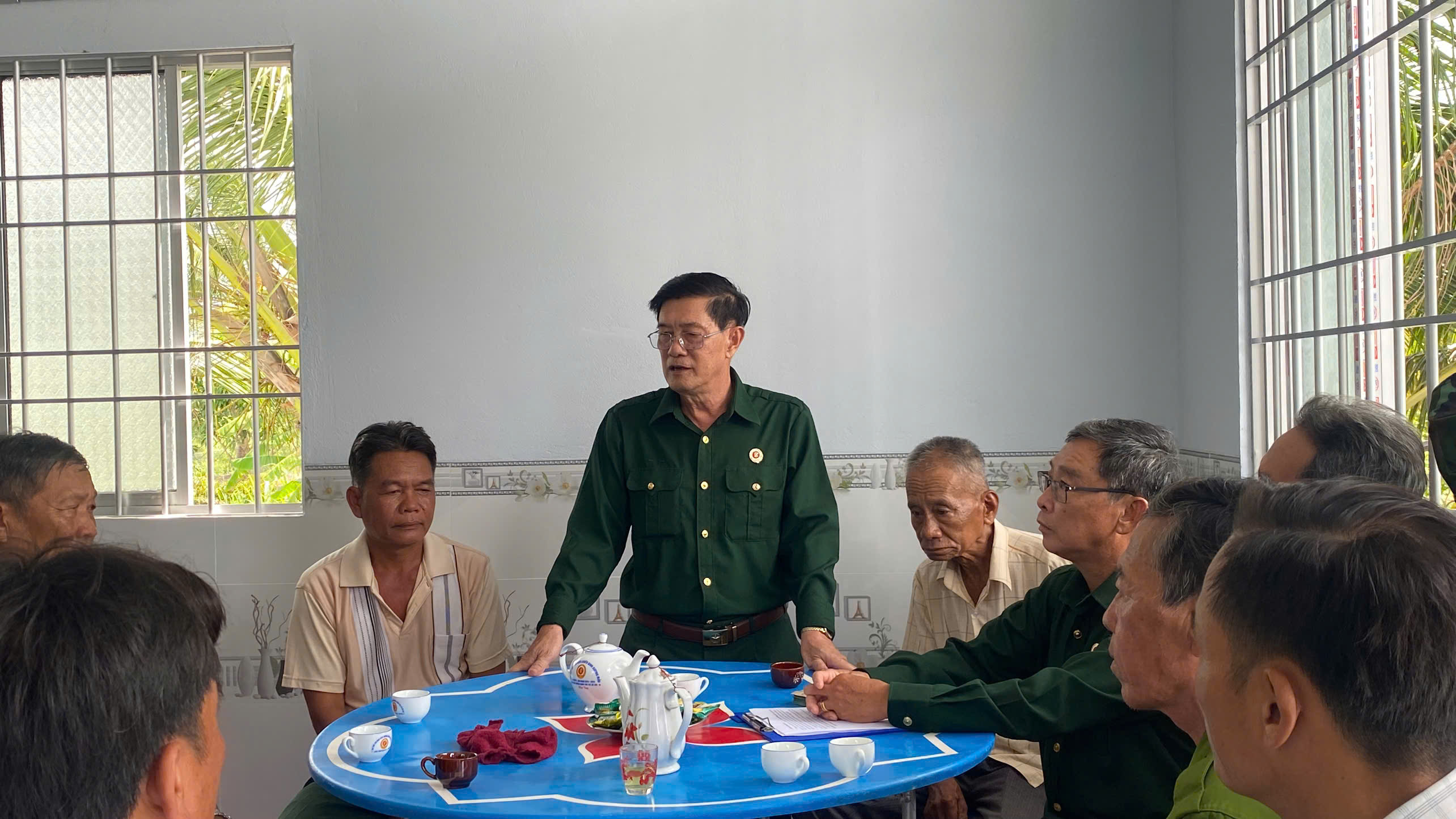 Anh-tin-bai