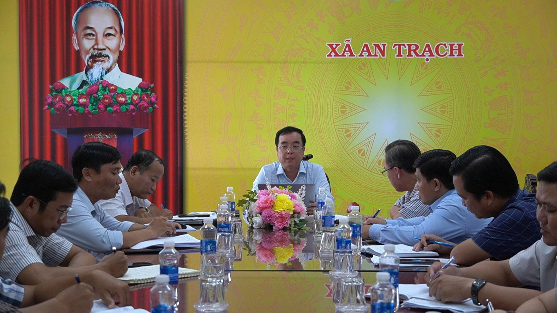 ĐẢNG ỦY XÃ AN TRẠCH HỌP ĐÁNH GIÁ CÔNG TÁC THAM MƯU, GIÚP VIỆC 9 THÁNG ĐẦU NĂM