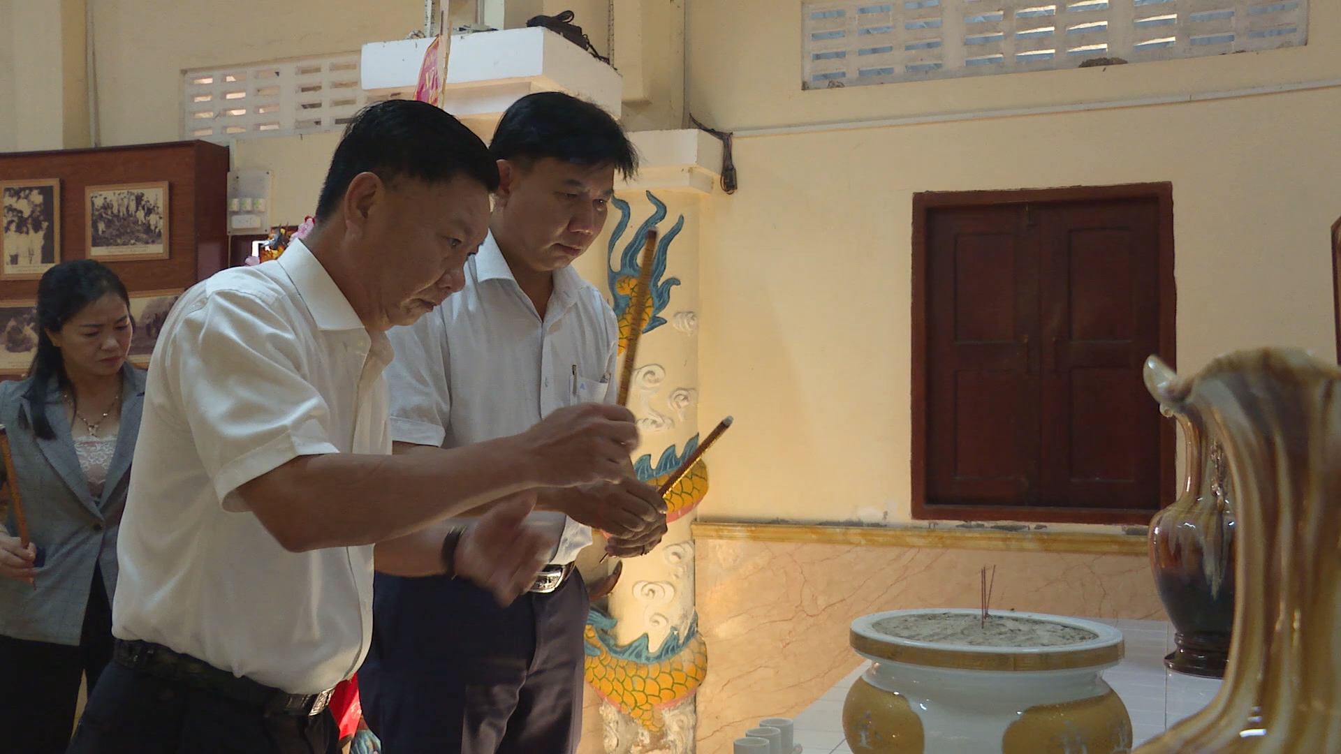Anh-tin-bai