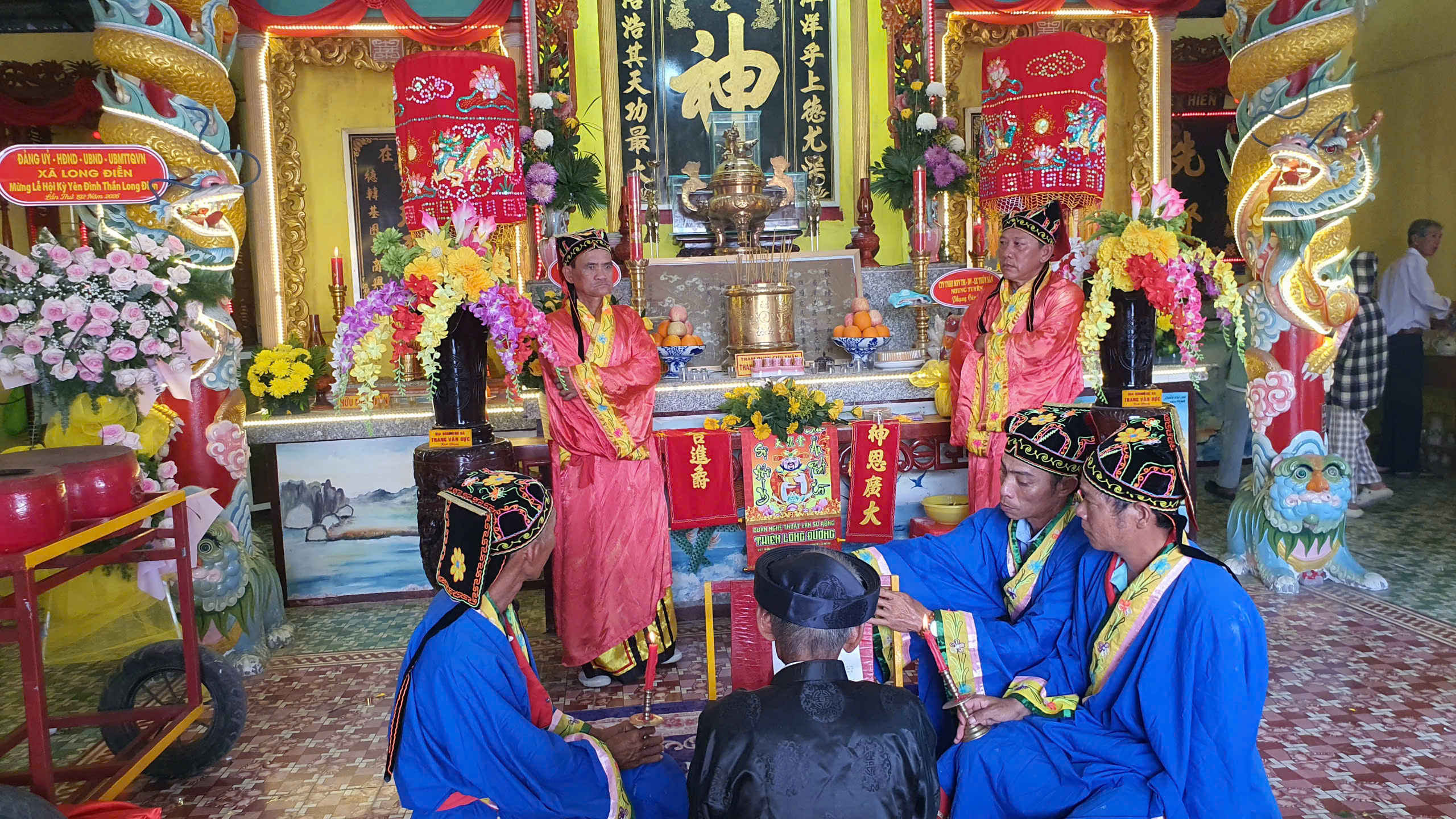 Anh-tin-bai