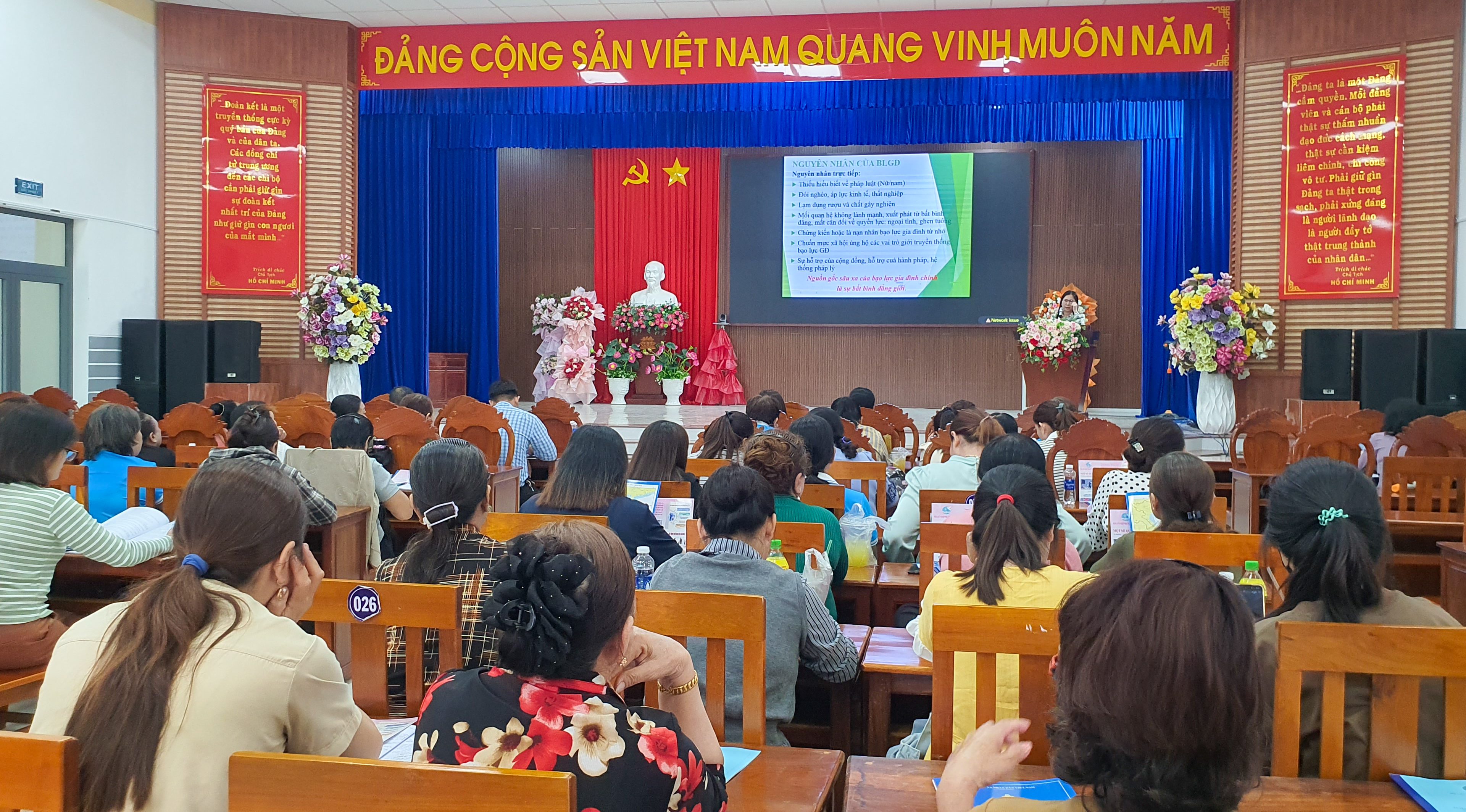 TUYÊN TRUYỀN VỀ CHỦ QUYỀN BIỂN, ĐẢO VÀ PHÒNG, CHỐNG BẠO LỰC CHO CÁN BỘ, HỘI VIÊN PHỤ NỮ