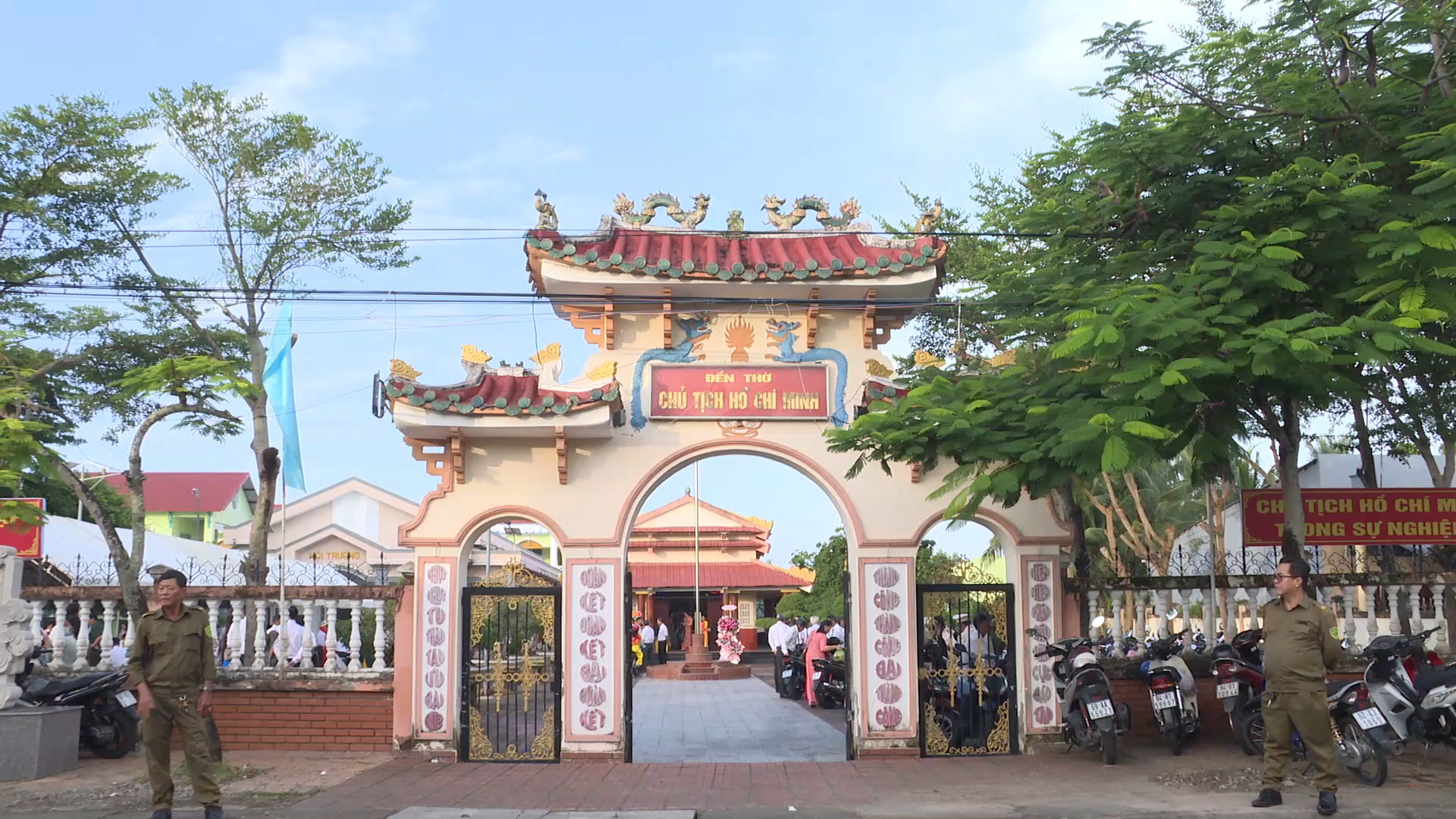 Anh-tin-bai