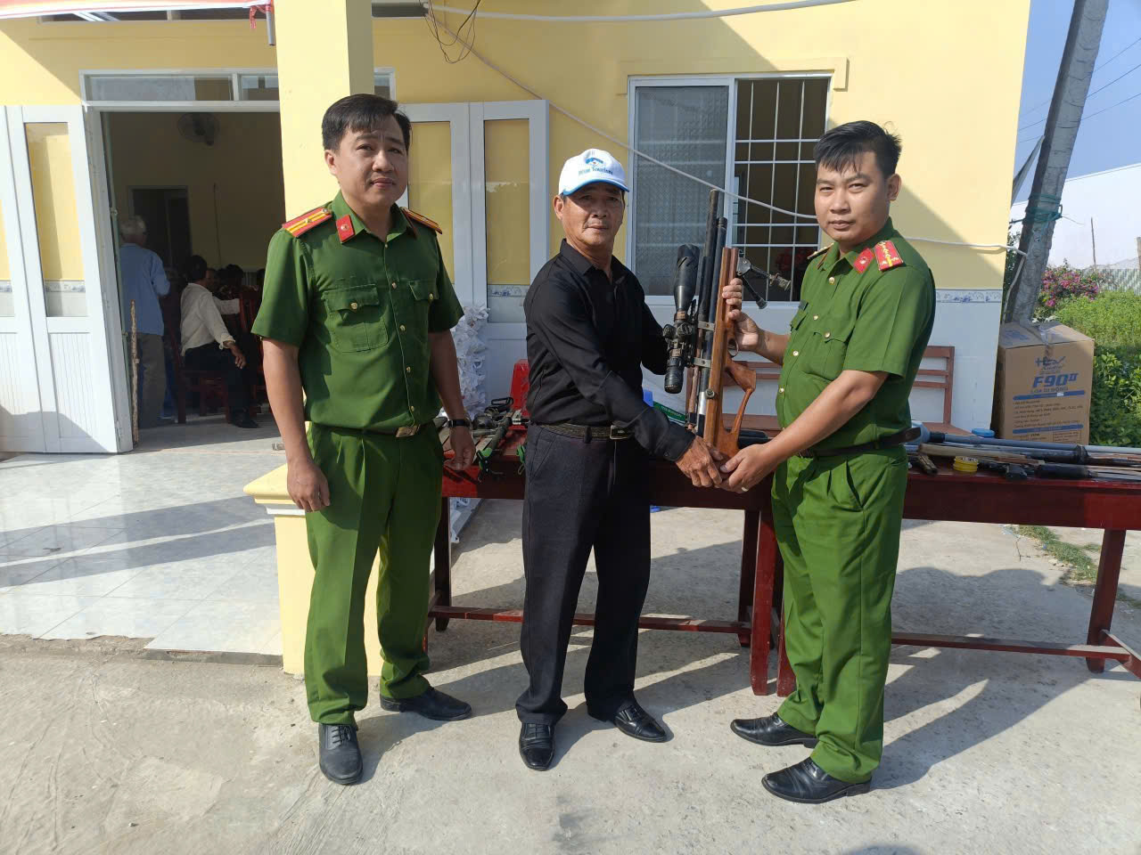 Anh-tin-bai