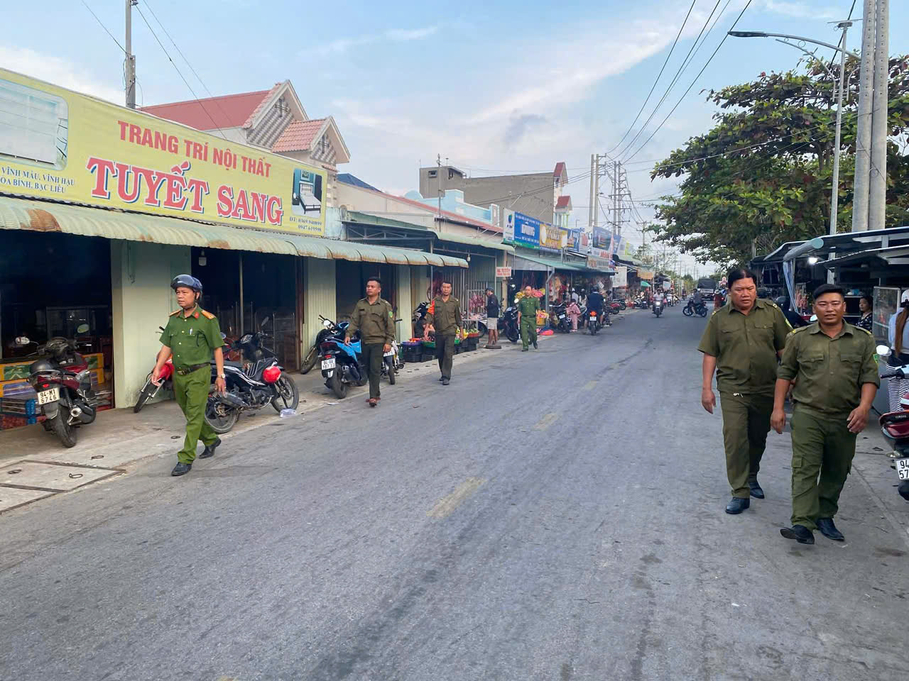 CÔNG AN XÃ VĨNH HẬU ĐÃ GIỮ VỮNG AN NINH TRẬT TỰ CHO NHÂN DÂN VUI XUÂN, ĐÓN TẾT