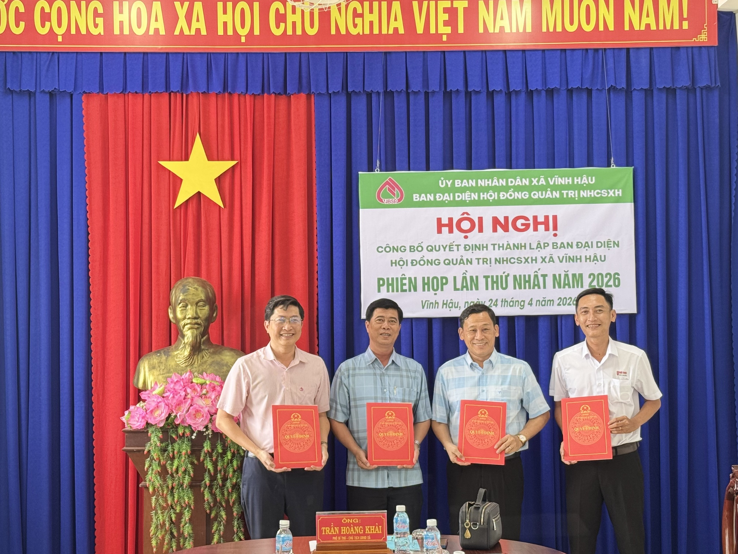 Công bố Quyết định thành lập Ban đại diện Hội đồng quản trị Ngân hàng chính sách xã hội xã Vĩnh Hậu và sơ kêt quí I, triển khai nhiệm vụ quí II và năm 2026 