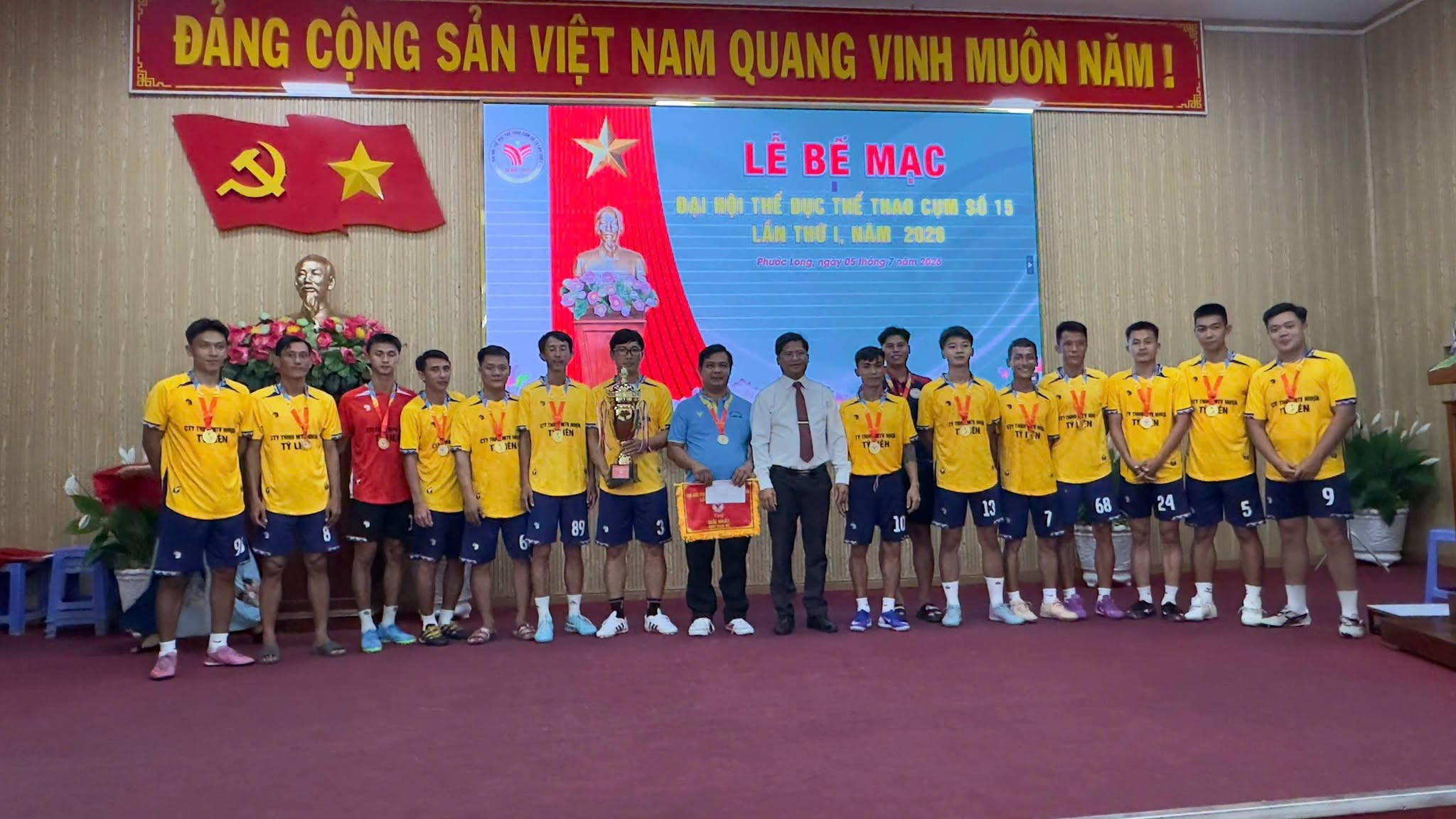 Anh-tin-bai