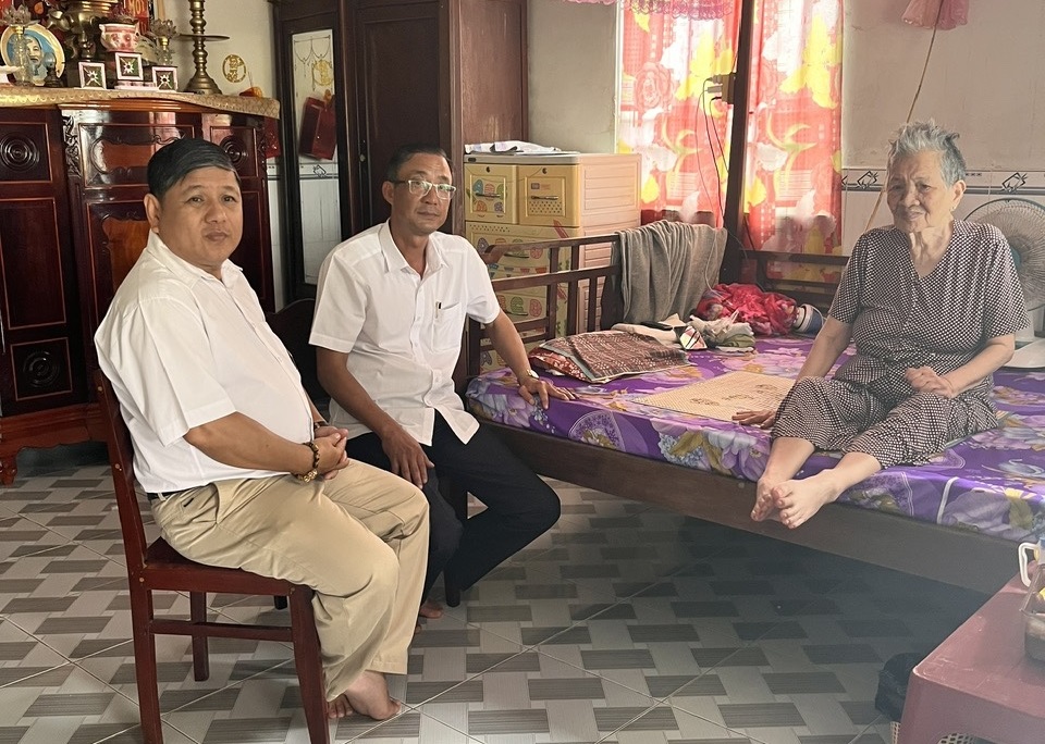 Anh-tin-bai