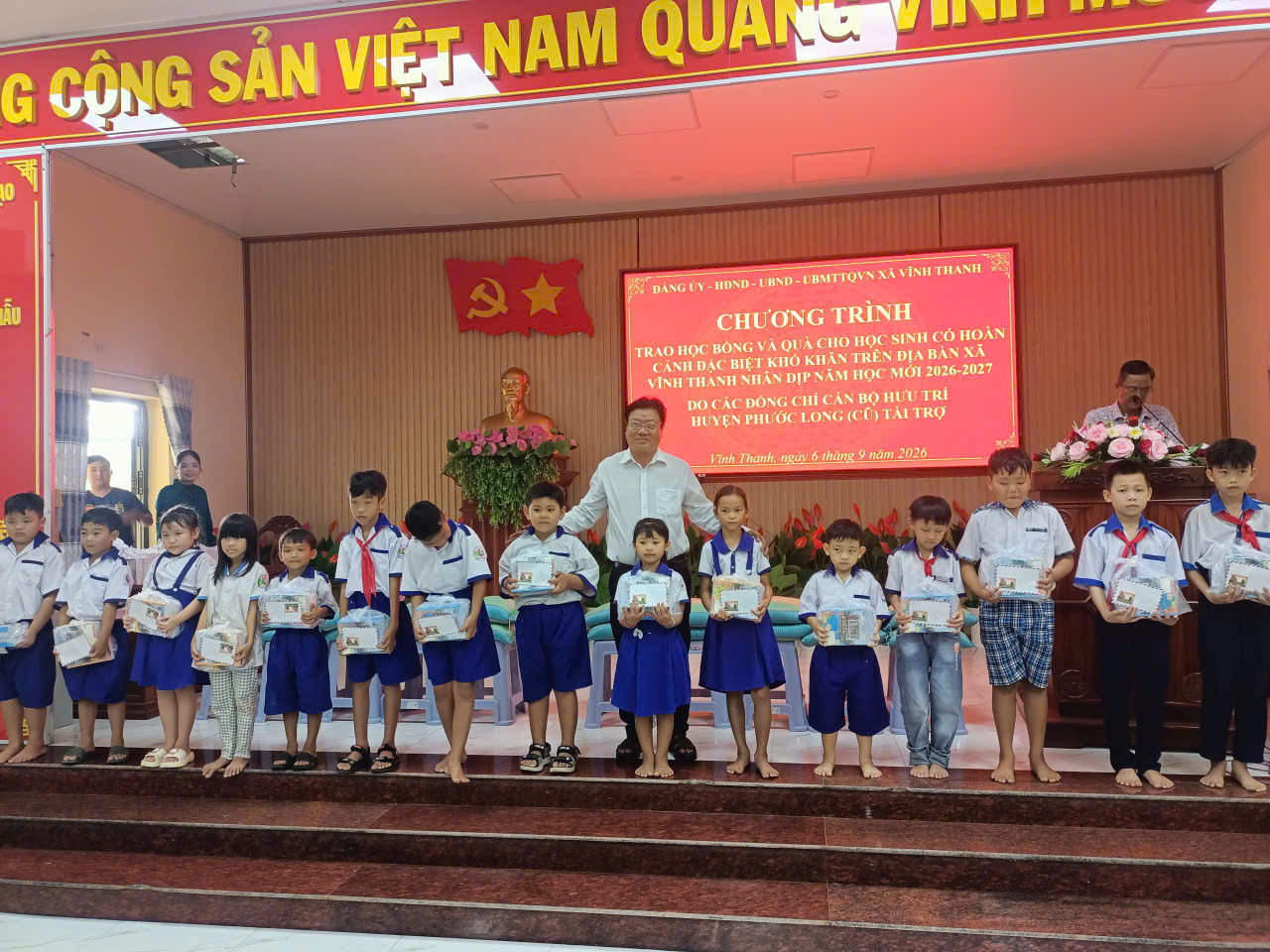 Anh-tin-bai