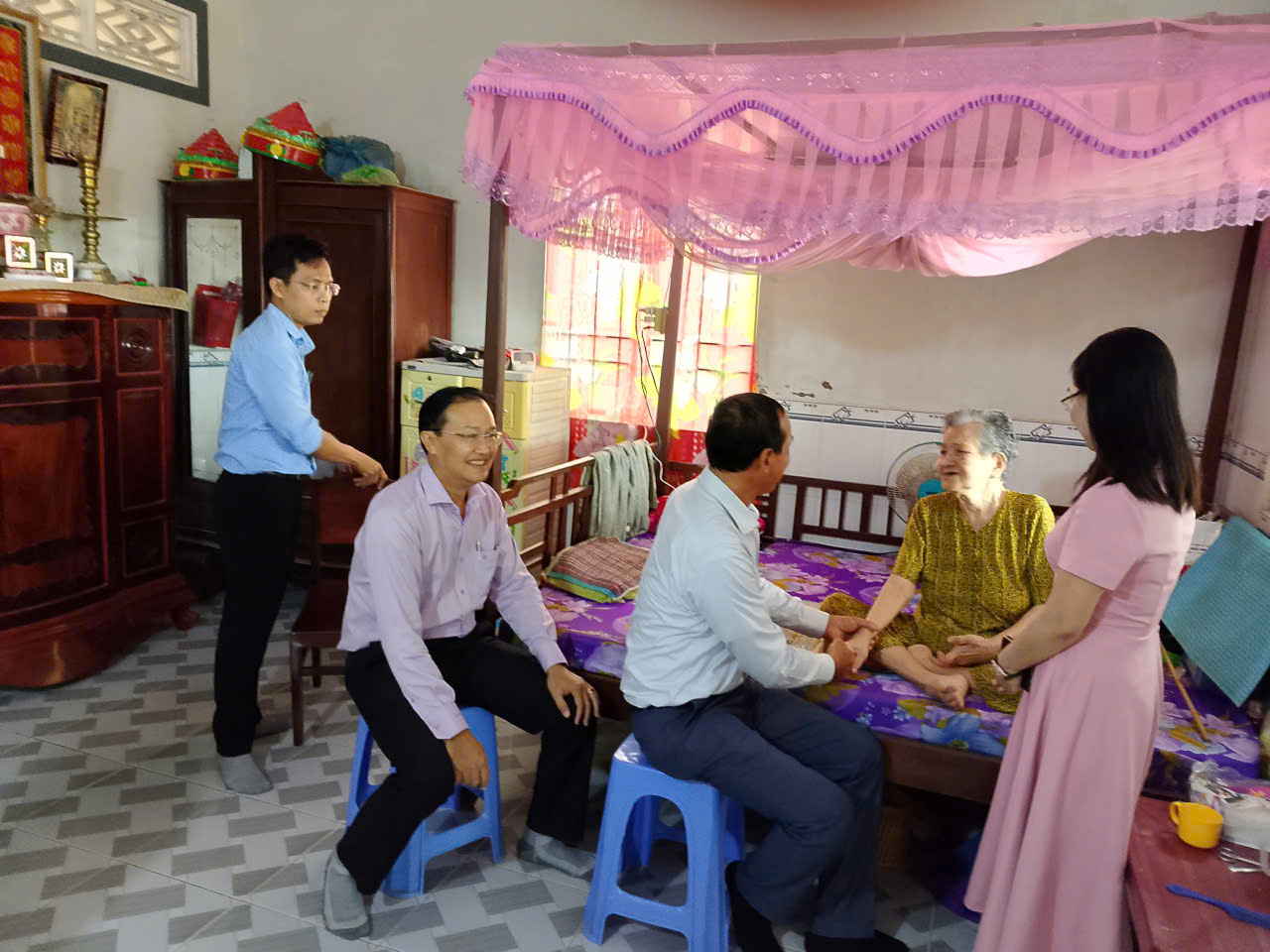 Anh-tin-bai