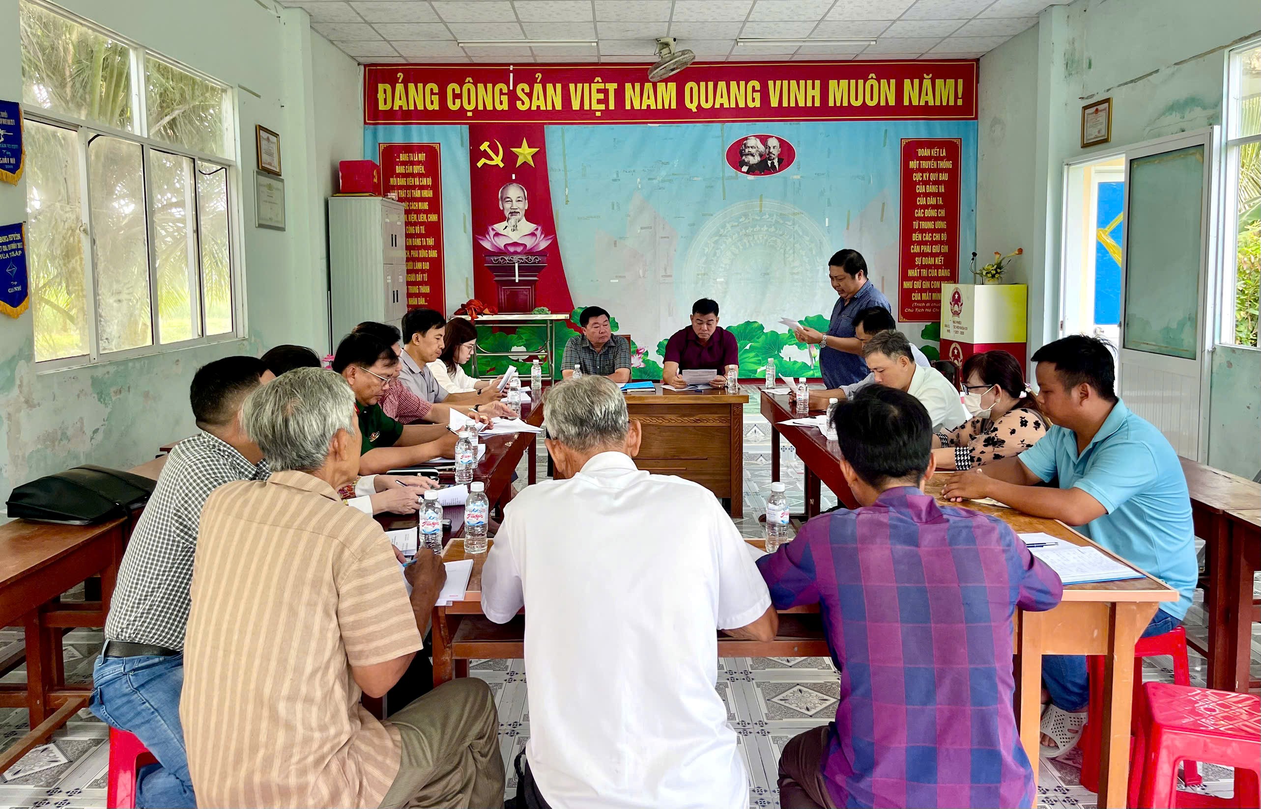 Đoàn công tác số 2 của Đảng ủy xã Hưng Hội đã hoàn thành kiểm tra tình hình thực hiện nhiệm vụ tại 04 Chi bộ ấp còn lại trên địa bàn xã