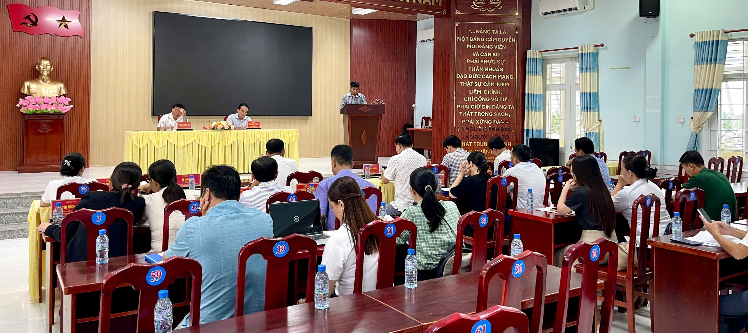 Thường trực Đảng ủy xã Hưng Hội tổ chức họp giao ban Quý III năm 2026 với Thường trực HĐND, UBND, Ủy ban MTTQVN xã
