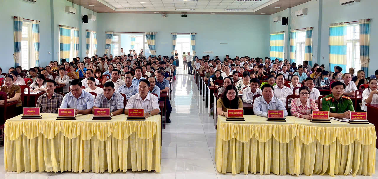 Hội nghị triển khai các quyết định sáp nhập trường, quyết định về công tác tổ chức cán bộ